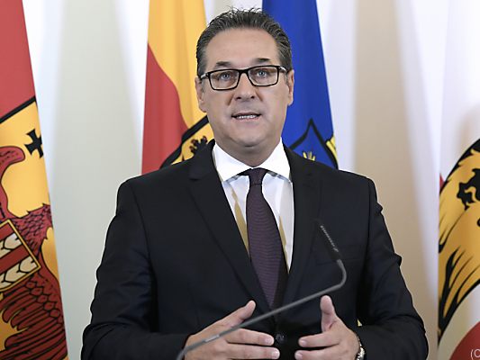 Für Strache sind FPÖ-Artikel in der "Aula" aber "nicht erwünscht" Für Strache sind FPÖ-Artikel in der "Aula" aber "nicht erwünscht"