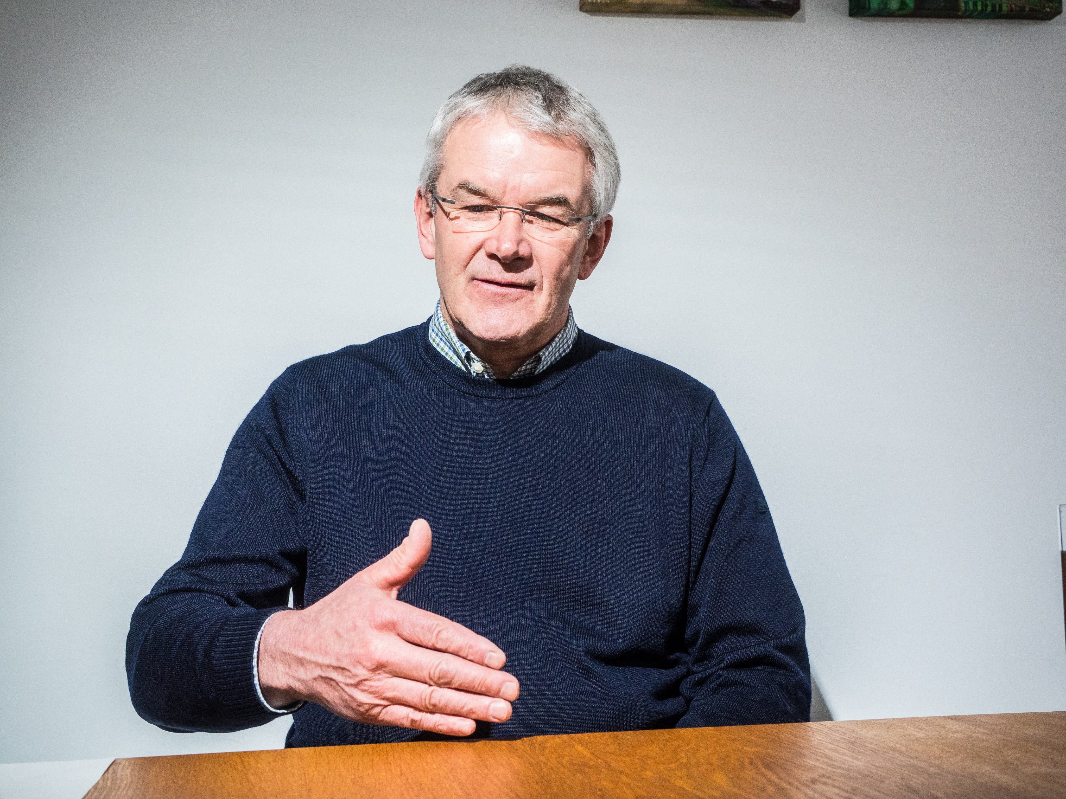Nach 23 Jahren hat Bürgermeister Arnold Hirschbühl seinen Rücktritt bekanntgegeben. Nach 23 Jahren hat Bürgermeister Arnold Hirschbühl seinen Rücktritt bekanntgegeben.