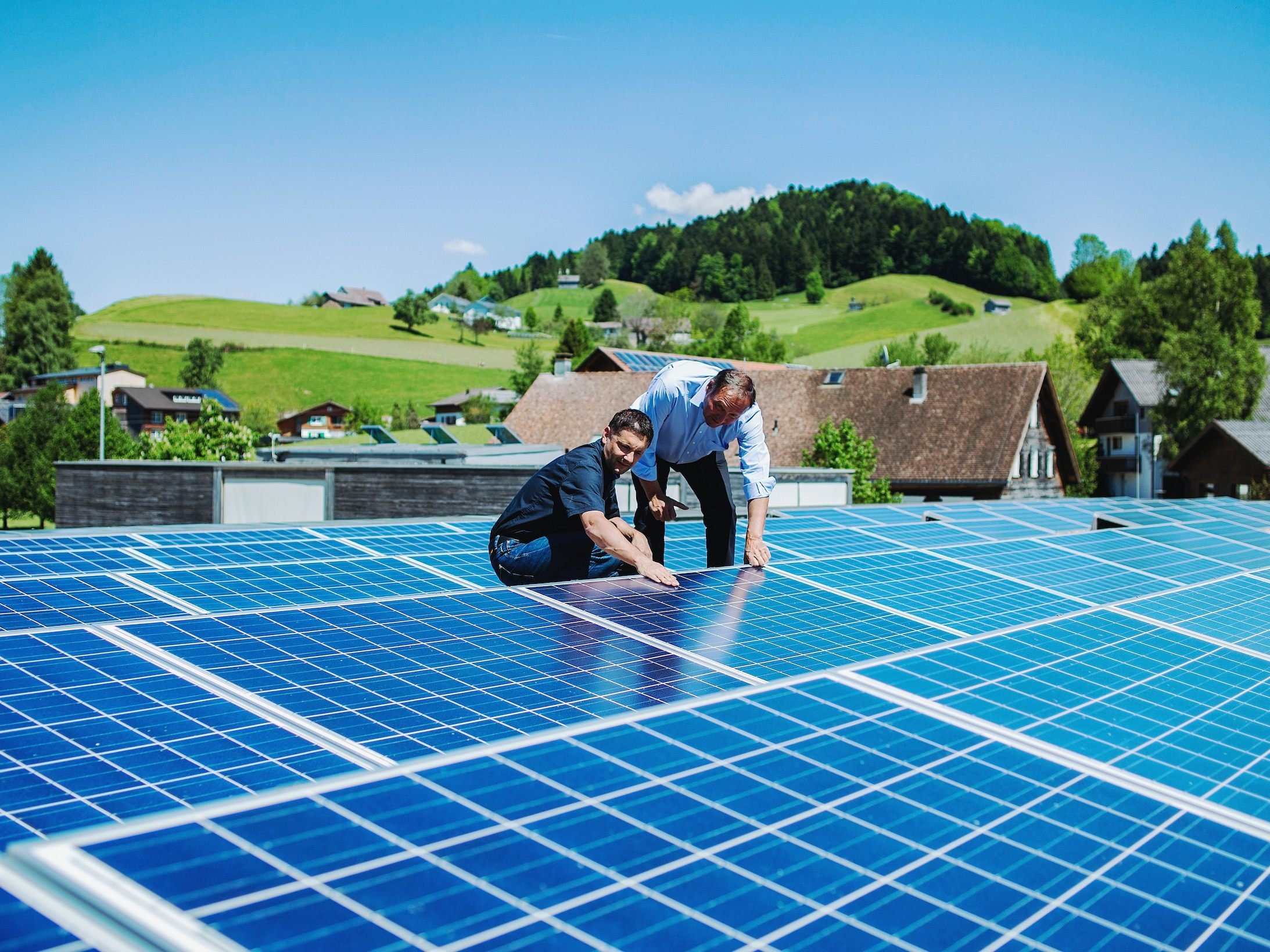 Sonnenstromproduktion auf öffentlichen Gebäuden in Langenegg. Sonnenstromproduktion auf öffentlichen Gebäuden in Langenegg.