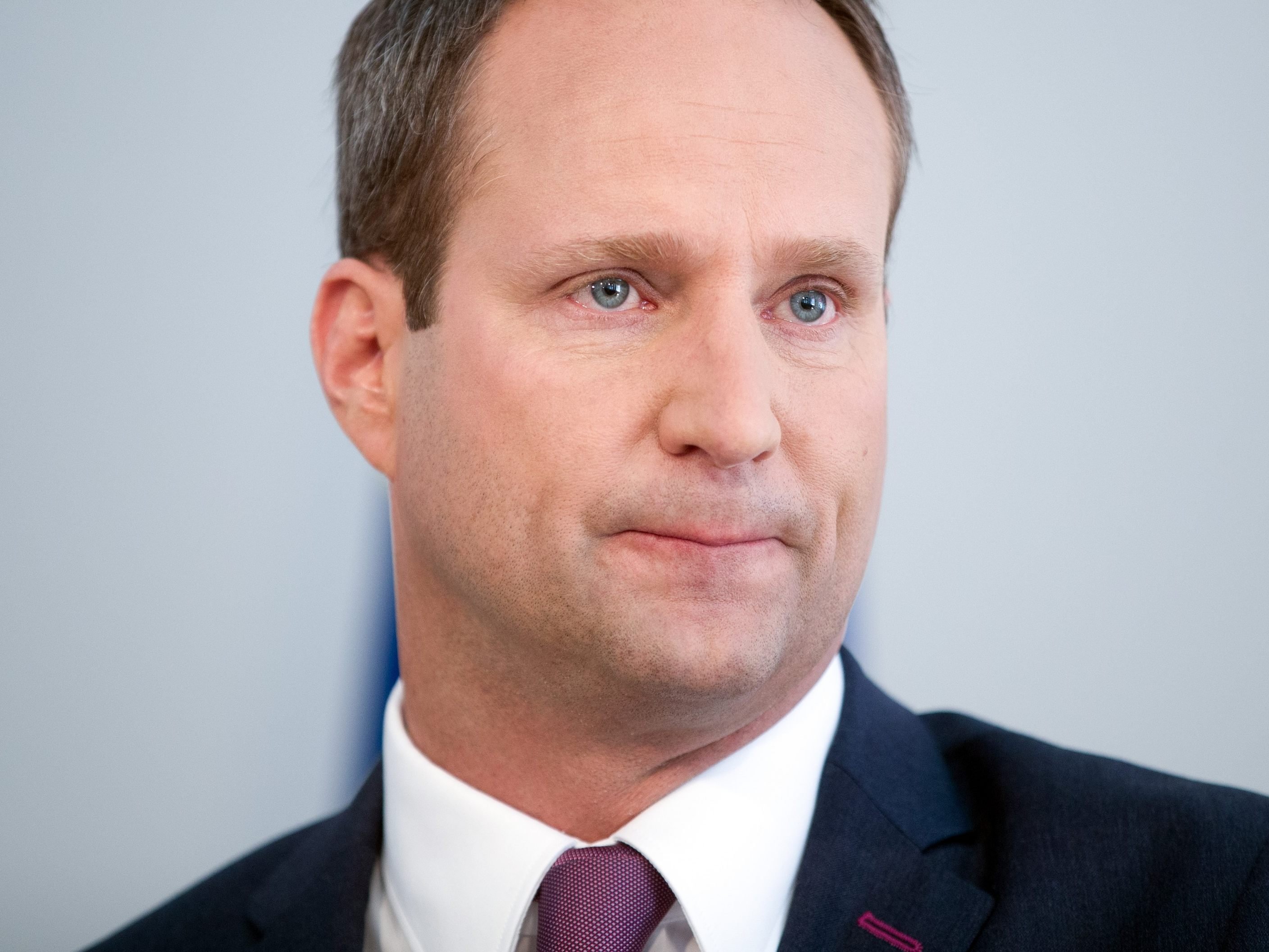 Mit Tränen in den Augen verabschiedete sich Strolz aus der Politik.