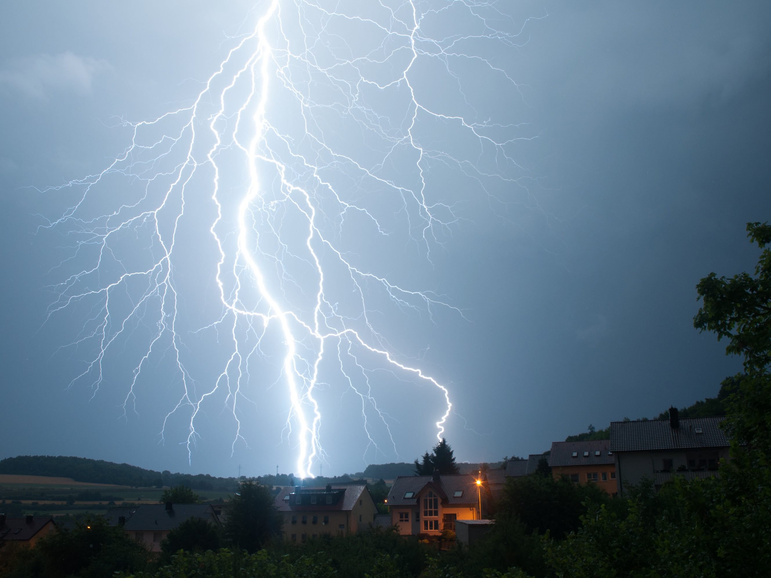Mit diesen Tipps kommen sie sicher aus dem Gewitter. Mit diesen Tipps kommen sie sicher aus dem Gewitter.