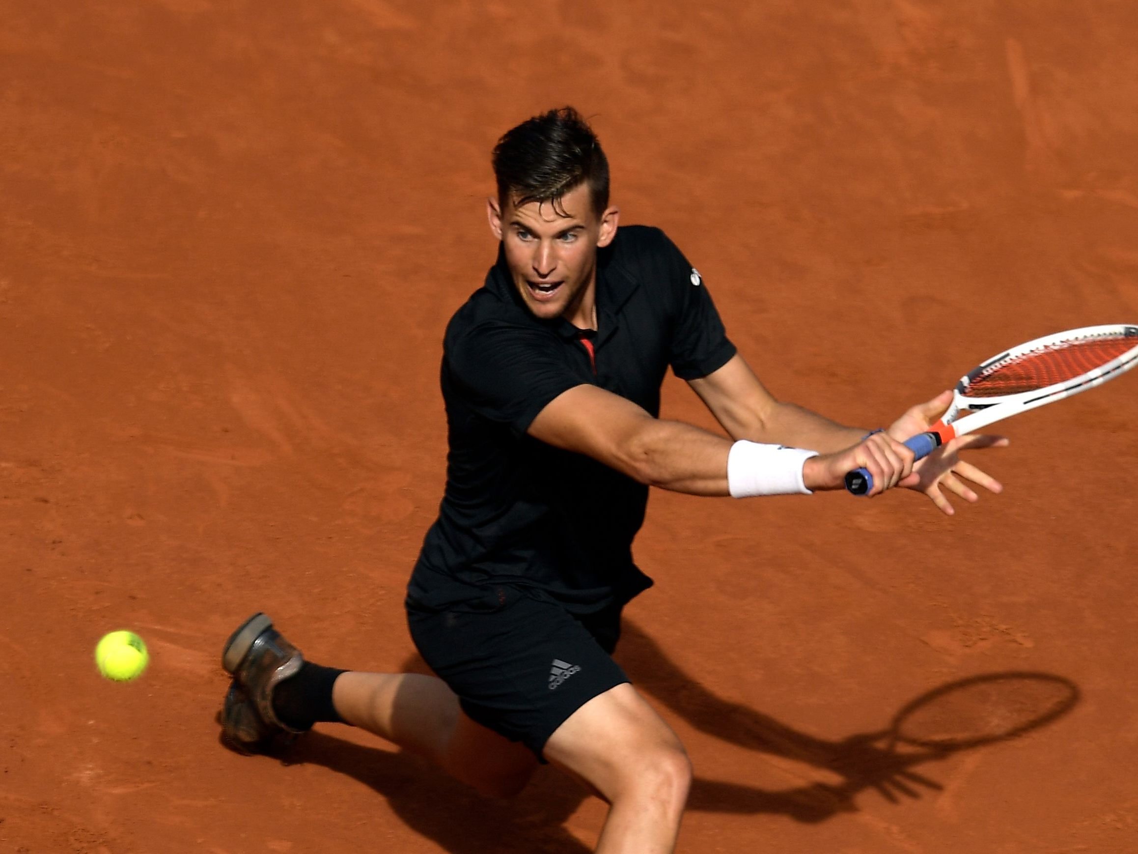 Der Österreicher schlägt Nadal in einem umkämpften Viertelfinale in zwei Sätzen.