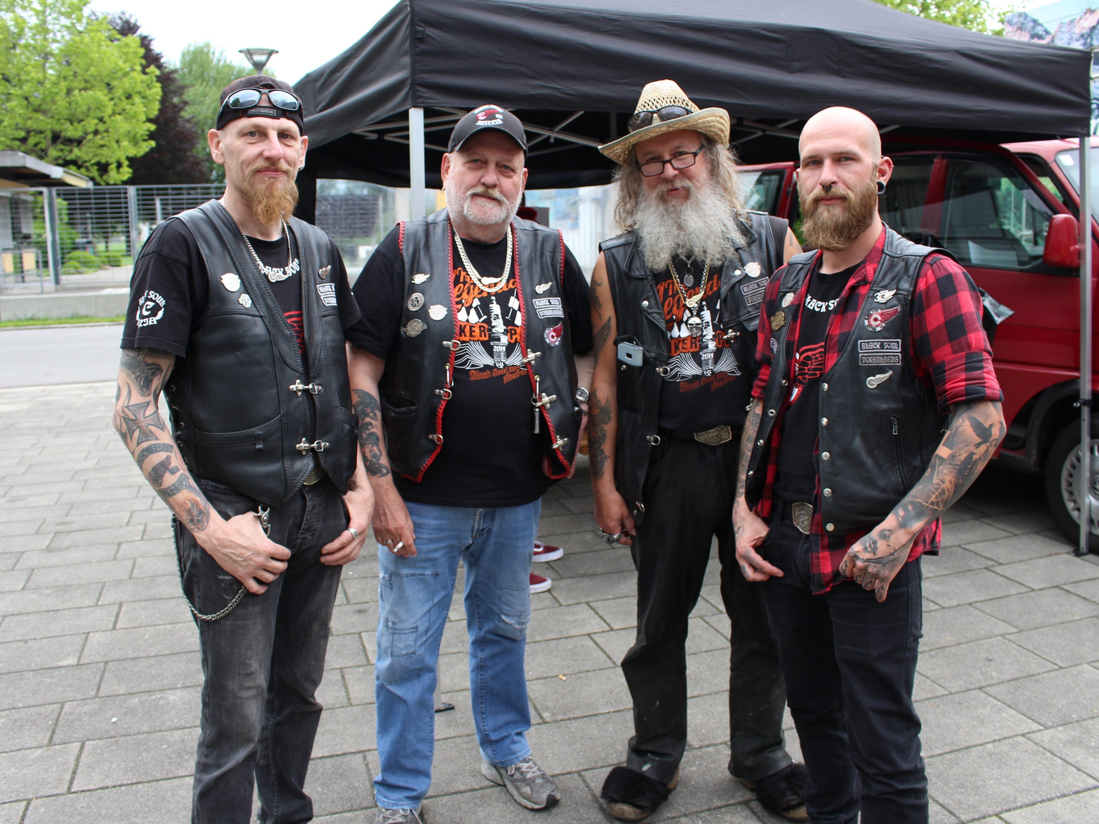 Die Biker vom Black Soul MC sind wahre Urgesteine. Der Club feierte jetzt seinen 50. Geburtstag mit einem großen Fest. Die Biker vom Black Soul MC sind wahre Urgesteine. Der Club feierte jetzt seinen 50. Geburtstag mit einem großen Fest.