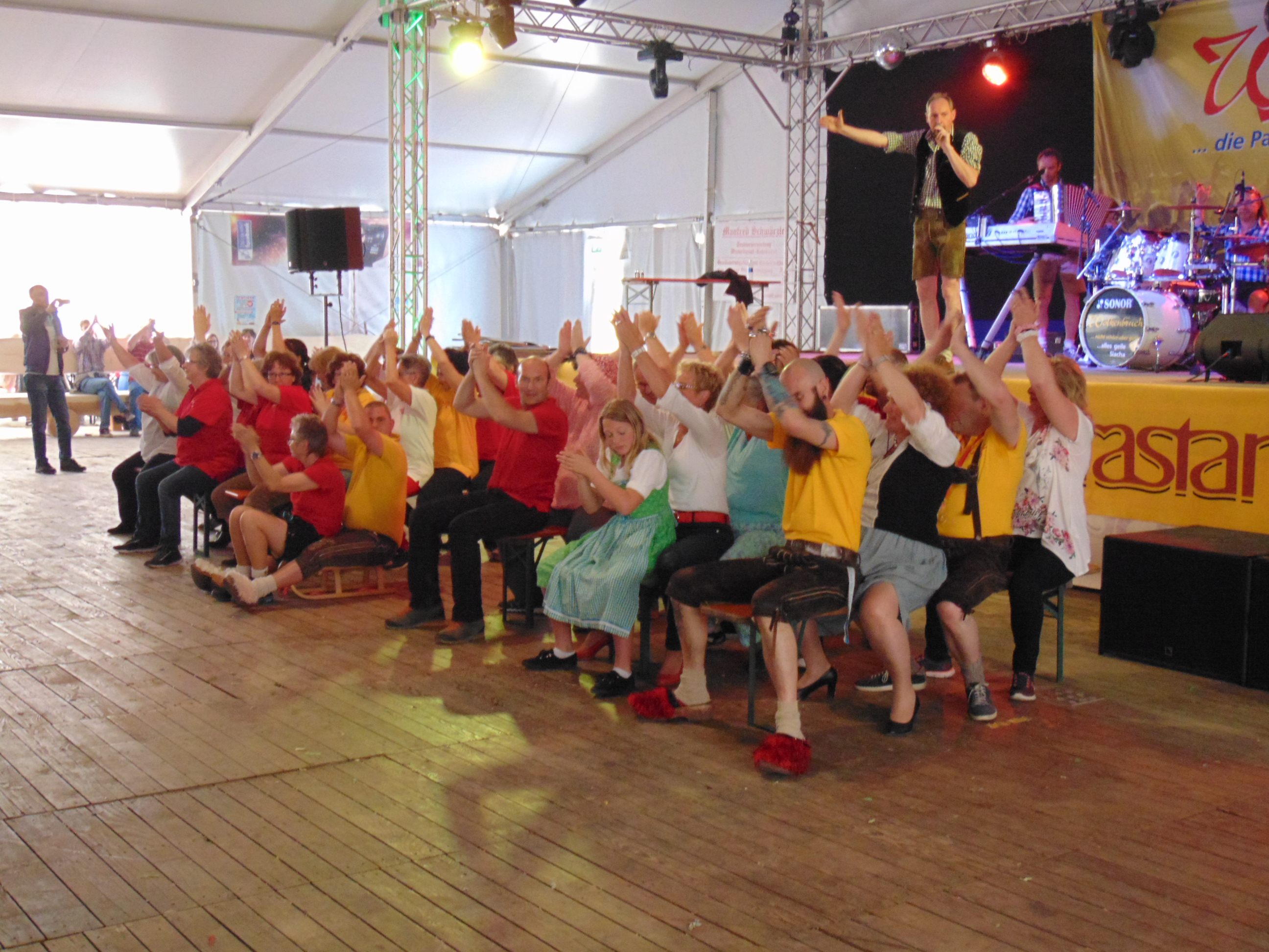 Ausgelassene Stimmung beim Maibaumfest in Meiningen Ausgelassene Stimmung beim Maibaumfest in Meiningen