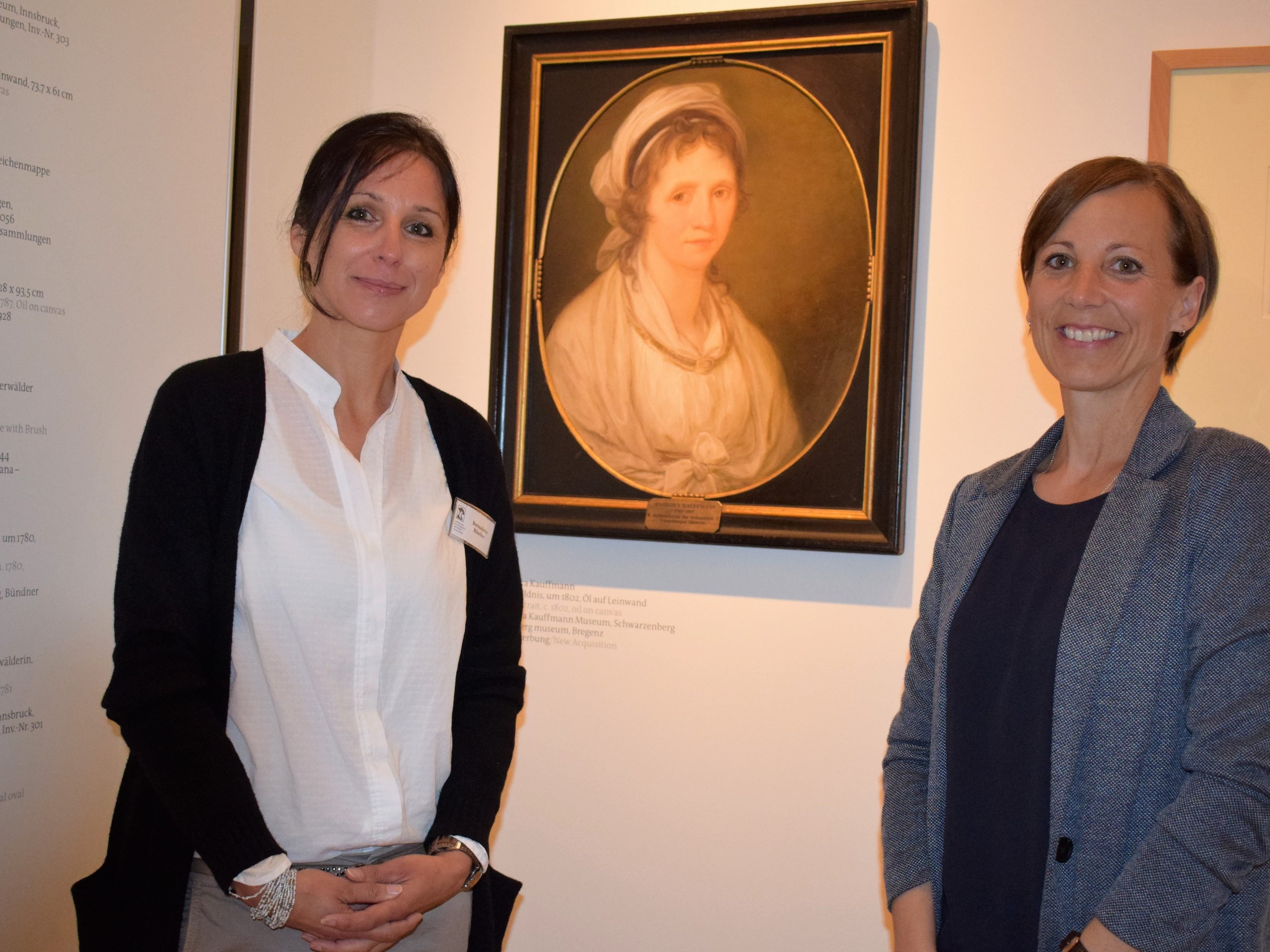 Marina Stiehle und Bernadette Rüscher freuen sich über den Erwerb des bedeutenden Angelika-Kauffmann-Selbstbildnisses. Marina Stiehle und Bernadette Rüscher freuen sich über den Erwerb des bedeutenden Angelika-Kauffmann-Selbstbildnisses.