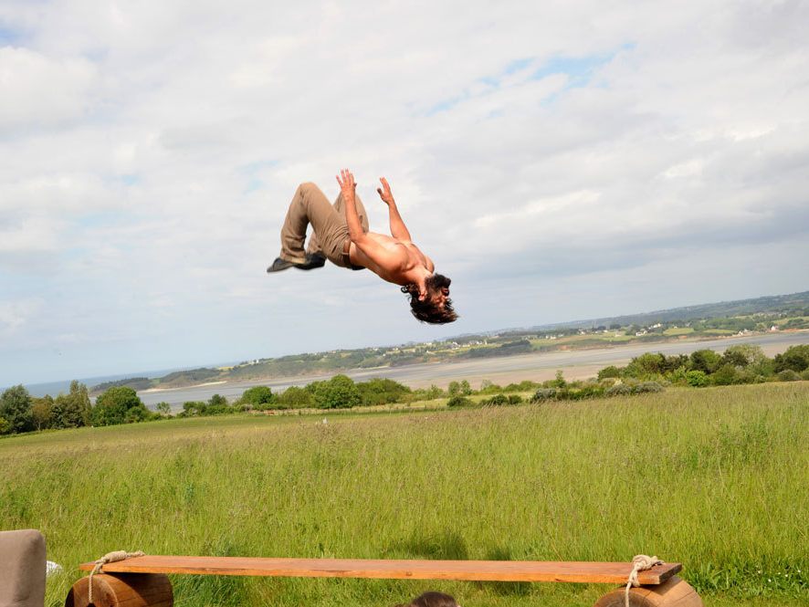 Mit dem Galapiat Cirque zieht diese Woche wieder französische Circuskunst der Extraklasse ins Freudenhaus. Mit dem Galapiat Cirque zieht diese Woche wieder französische Circuskunst der Extraklasse ins Freudenhaus.