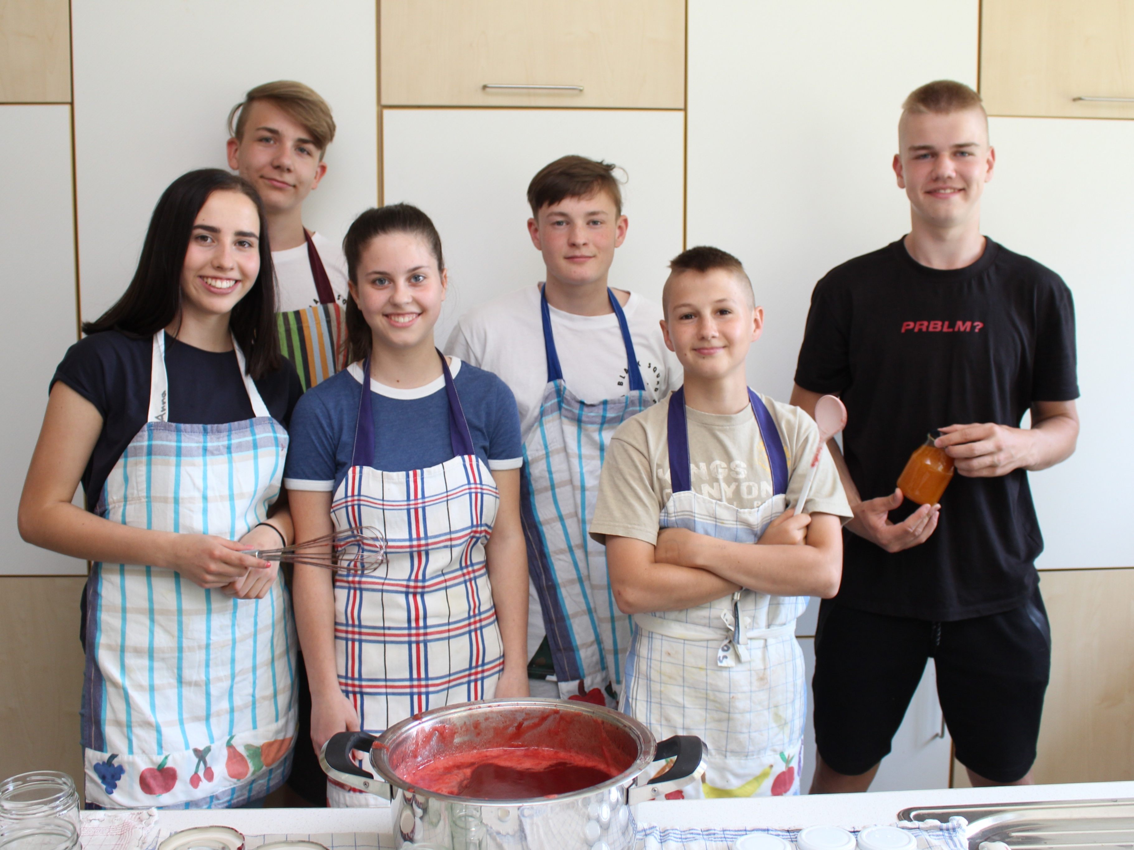 Die Klasse 4b mit Anna Fink, Valentin Hagen, Alina Heinbach, Lennart Wigger, Joshua Nussbaumer und Liam Tripp Die Klasse 4b mit Anna Fink, Valentin Hagen, Alina Heinbach, Lennart Wigger, Joshua Nussbaumer und Liam Tripp