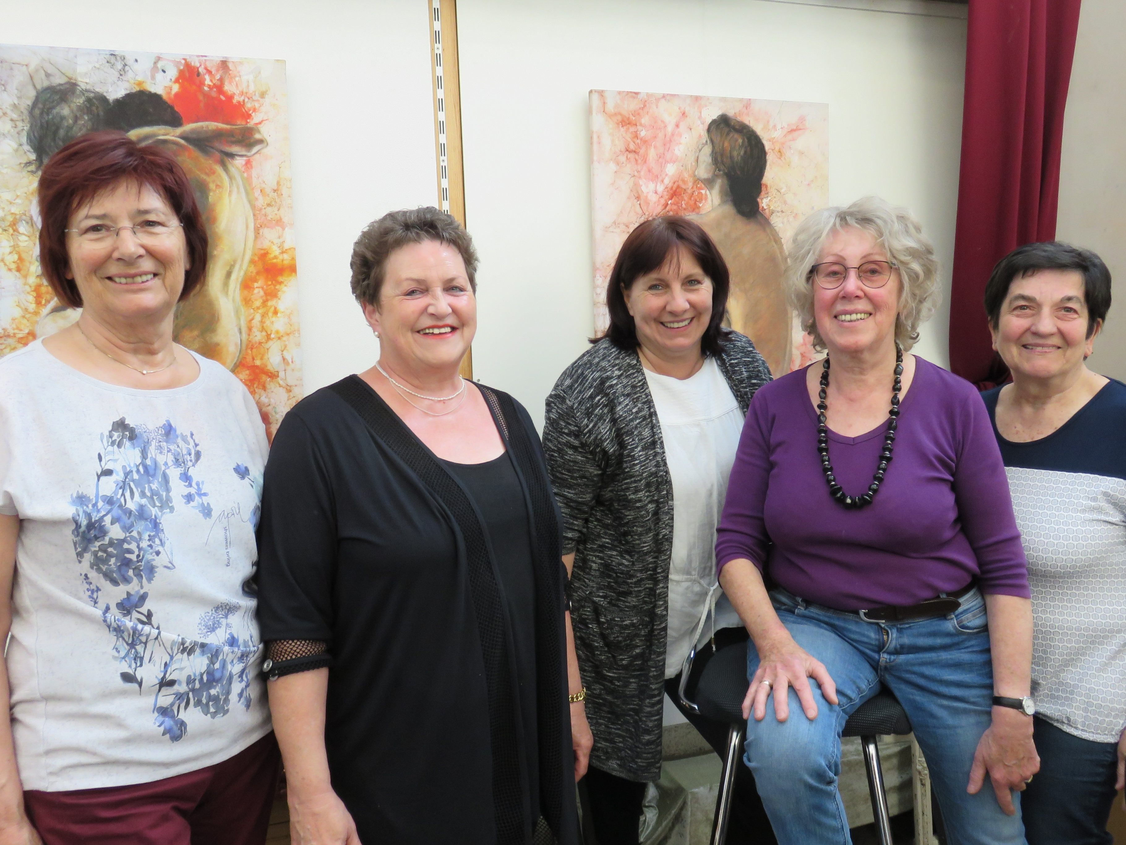 Maria Schindler, Aranka Hämmerle, Gabriele Lenz und Sonja Köstl mit Erika Percinlic