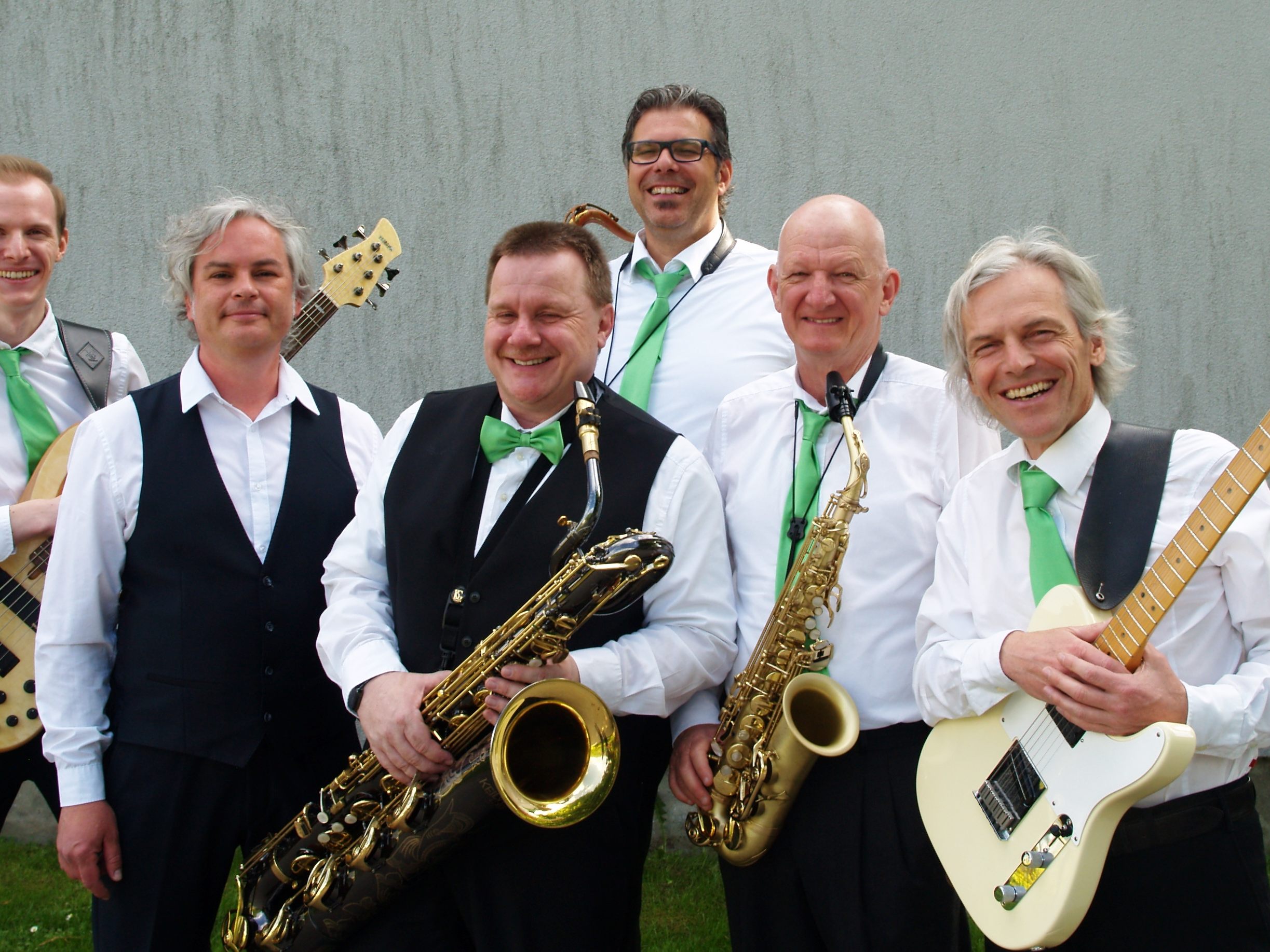 Bandleader Jack Städler und Sänger Harry Weber mit einigen Musikern der SwingWerk Big Band