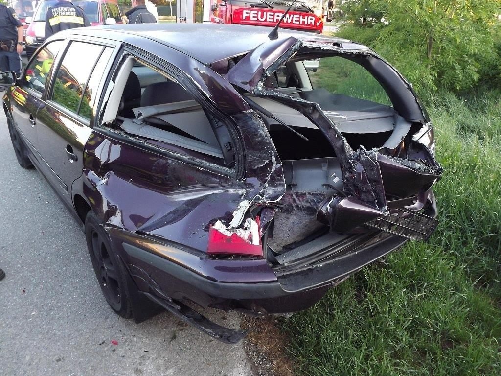 Glücklicherweise wurde der Fahrer des Autos nicht verletzt.