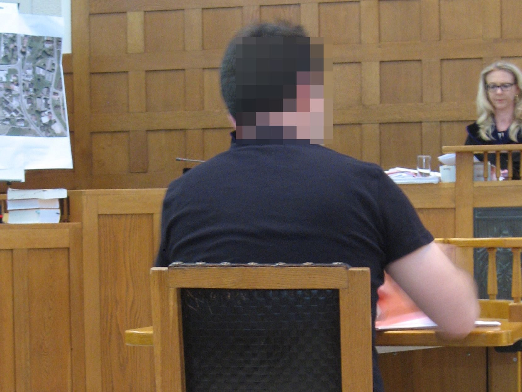 Lochauer wegen Mordversuch vor Gericht – den Vorsitz des Schwurgerichtes führt Richterin Sonja Nachbaur Lochauer wegen Mordversuch vor Gericht – den Vorsitz des Schwurgerichtes führt Richterin Sonja Nachbaur