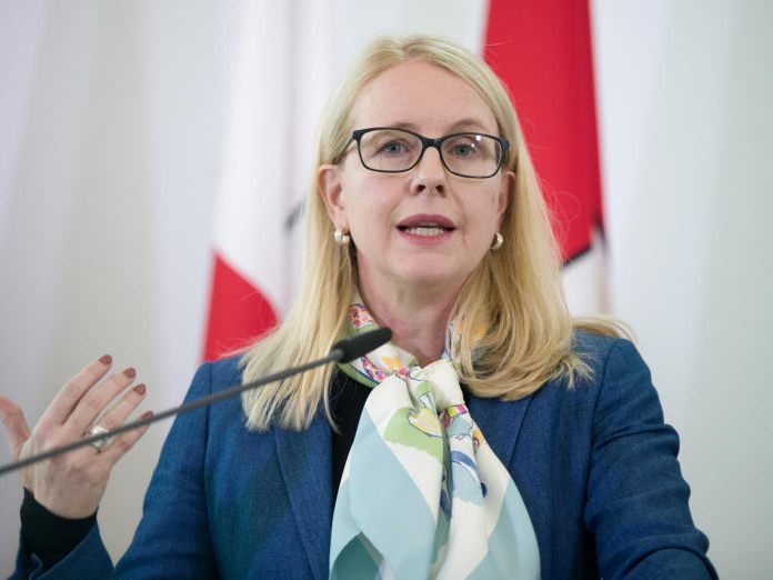Wirtschaftsministerin Margarete Schramböck