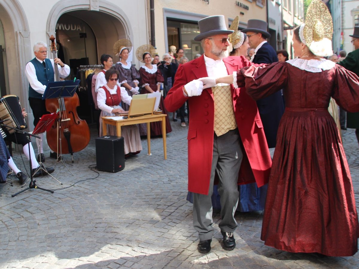 Trachtengruppe Feldkirch in Patriziertracht beim Auftanz zum Stadtjubiläum. Trachtengruppe Feldkirch in Patriziertracht beim Auftanz zum Stadtjubiläum.