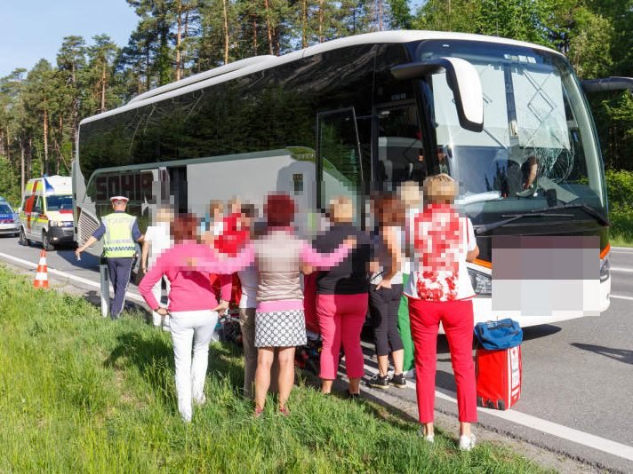 Verletzter Busgast musste behandelt werden Verletzter Busgast musste behandelt werden