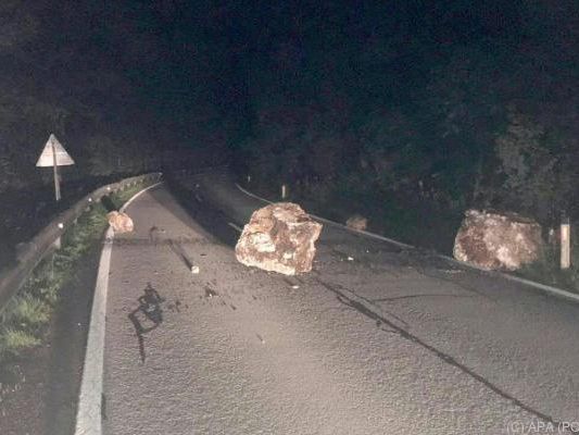 Ein 1,5 Kubikmeter großer Felsen aus Dachsteinkalk hatte sich gelöst