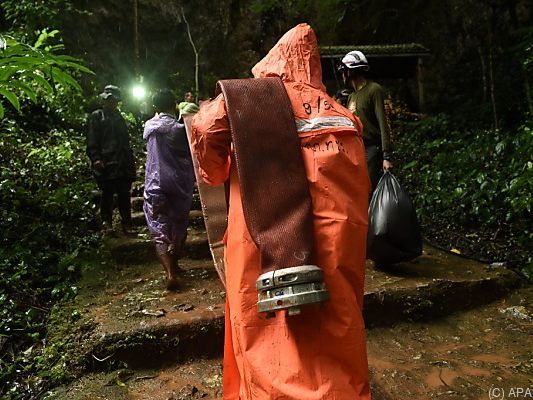 Heftiger Regen erschwert die Suche