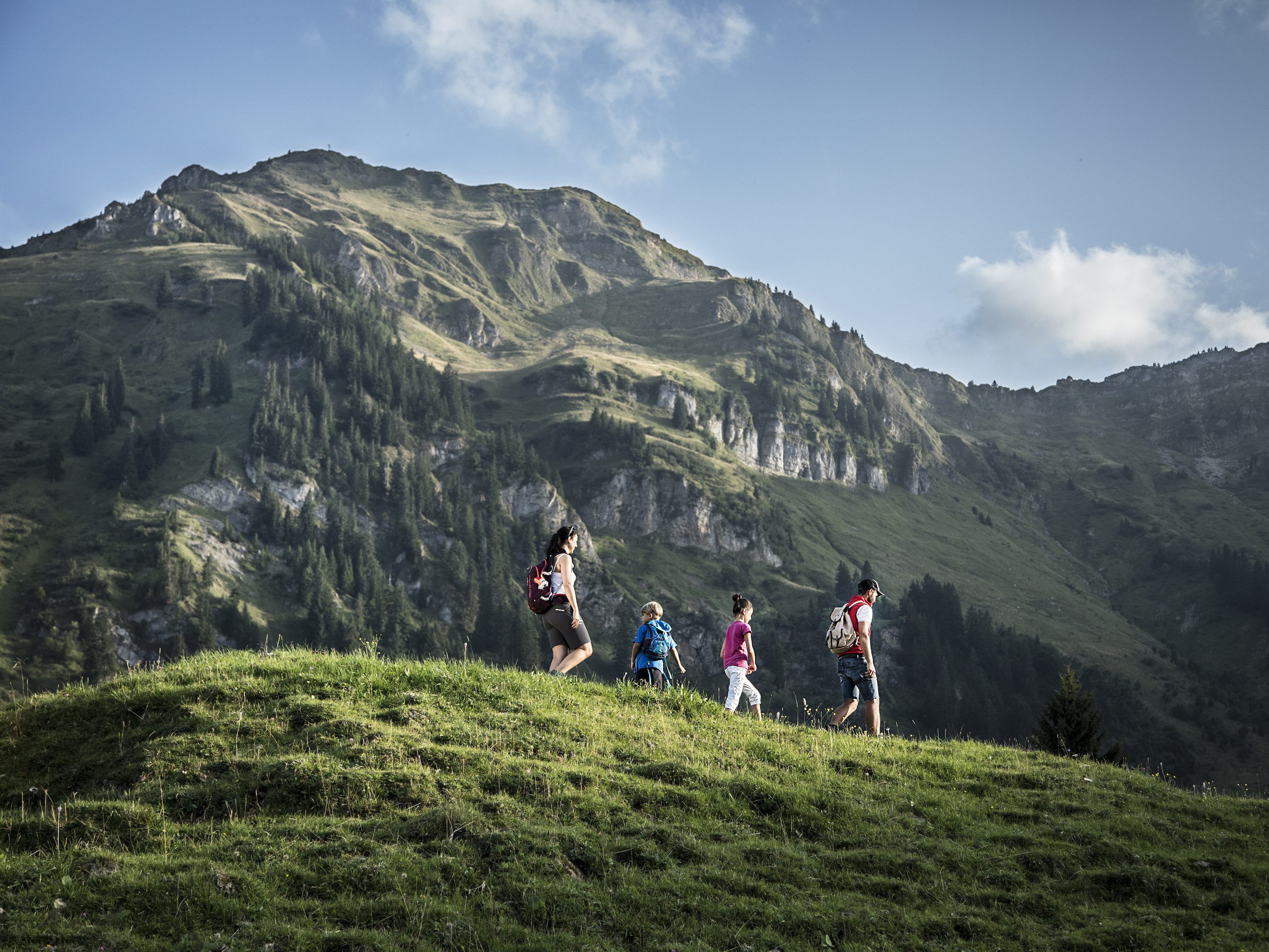 In Schetteregg warten traumhafte Wanderungen unter dem Gipfel der Winterstaude auf die ganze Familie.