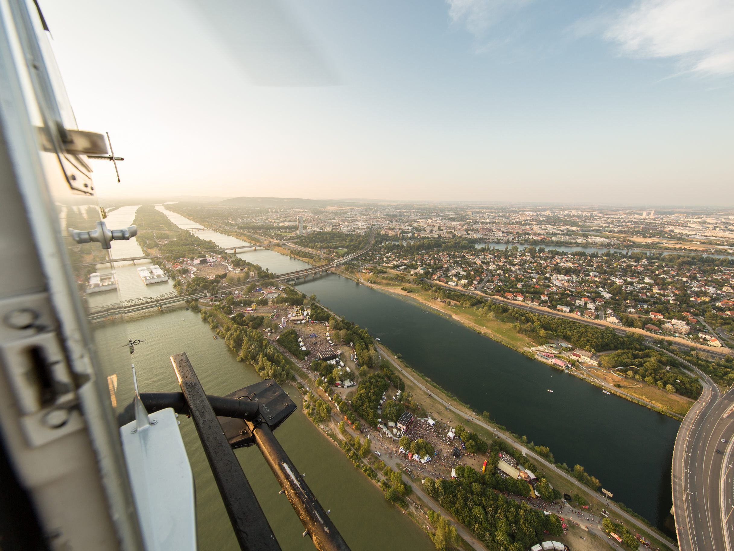 Die MA 48 hält die Wiener Donauinsel während des Festivals sauber.