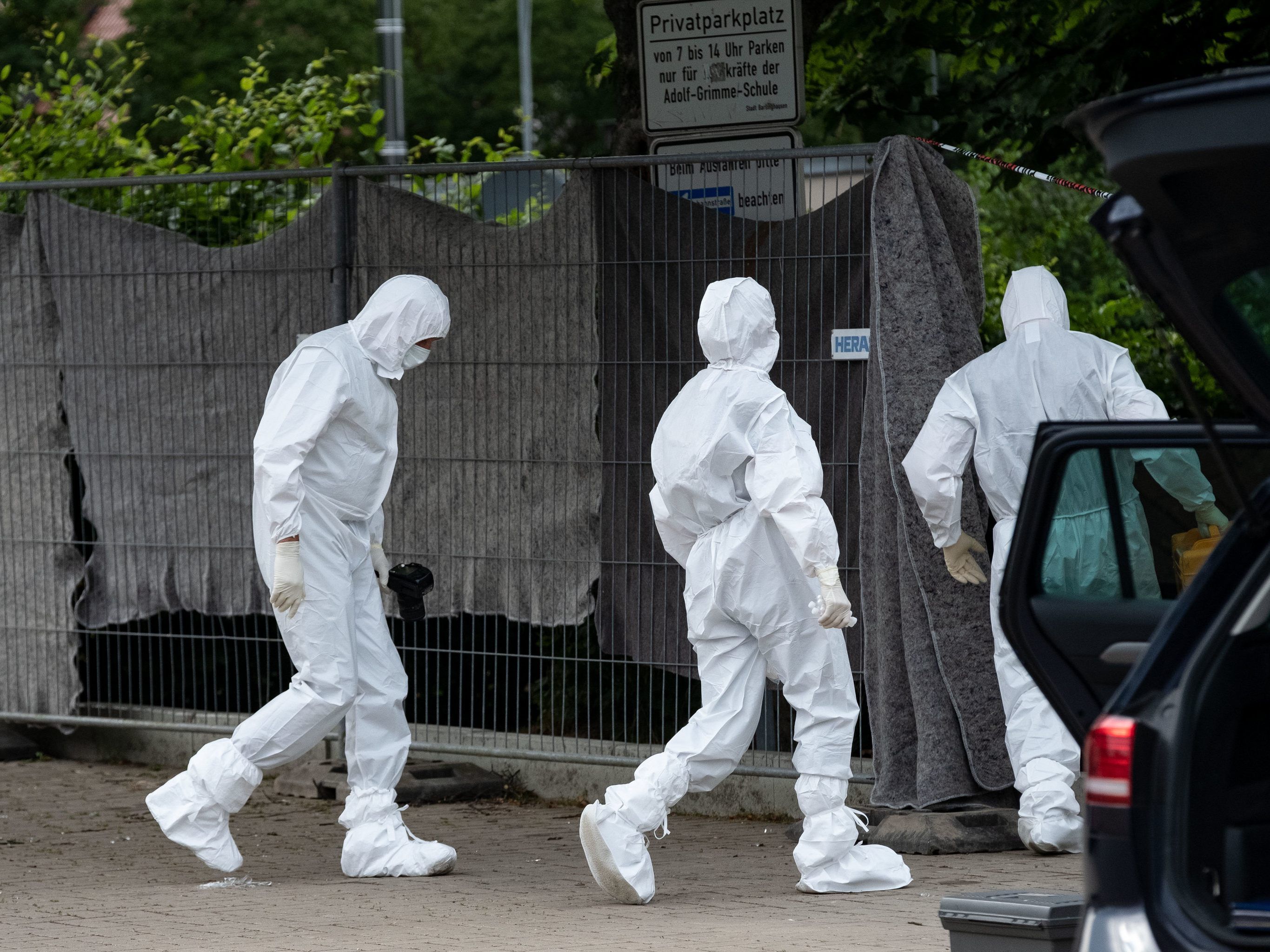 Polizei sucht fieberhaft nach Tätern.