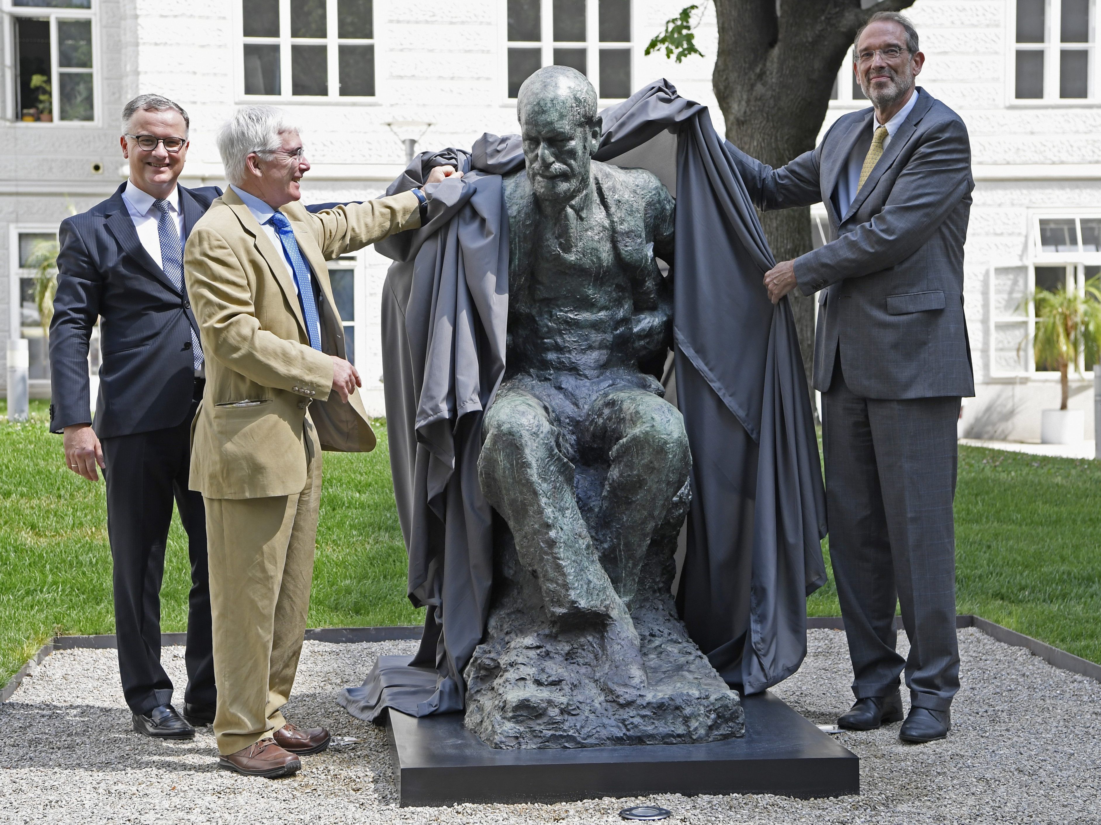 Die Statue wurde auf der MedUni Wien enthüllt.