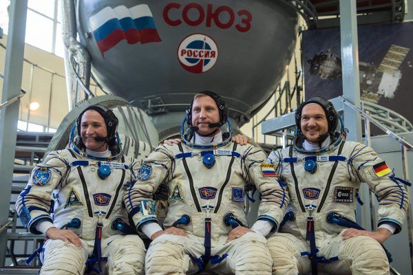 Serena Aunon-Chancellor, Sergey Prokopyev und Alexander Gerst.