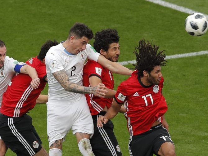 Der entscheidende Kopfball. Der entscheidende Kopfball.