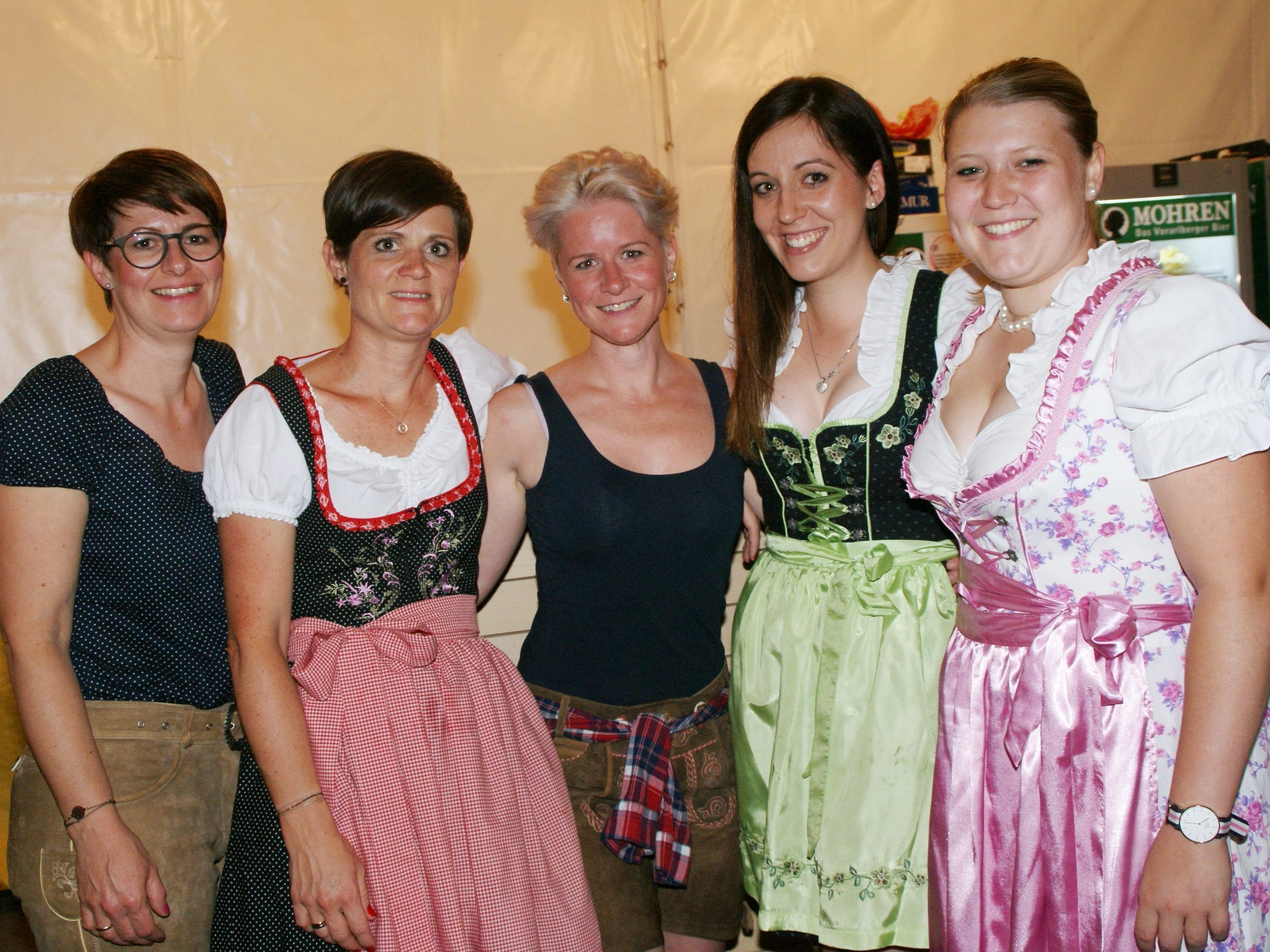 Die Mädels hatten sich in fesche Dirndl gewandet