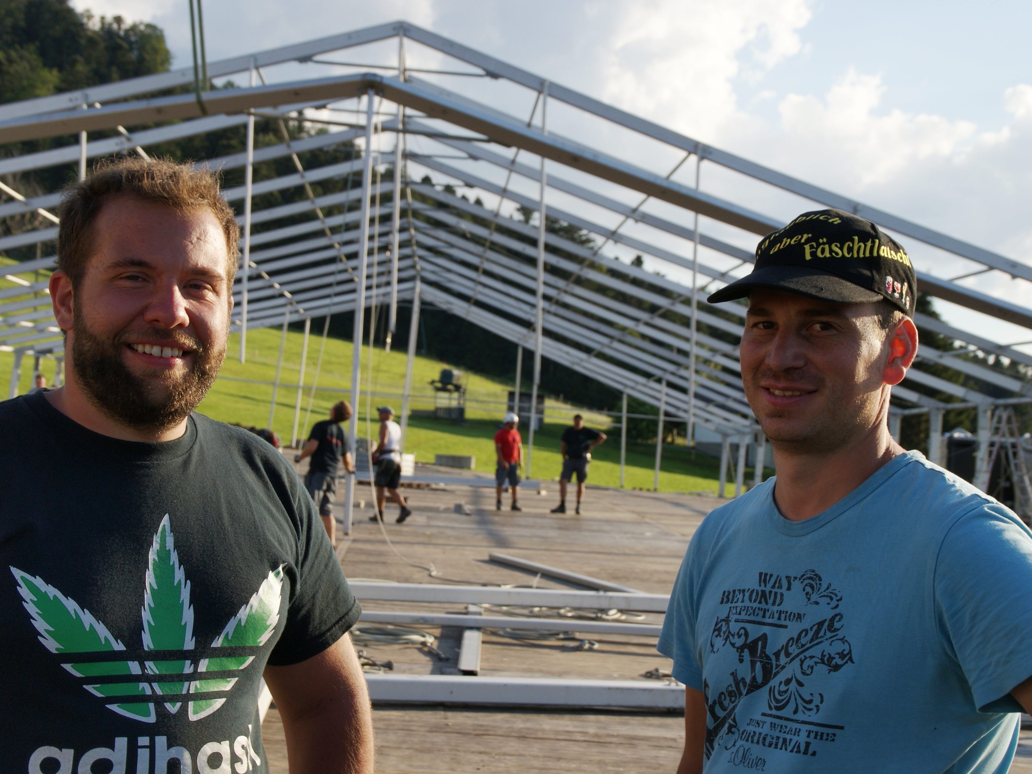 Voll im Geschehen: Obmann Dominik Steurer (re.) mit Vize Alexander Tomasini Voll im Geschehen: Obmann Dominik Steurer (re.) mit Vize Alexander Tomasini