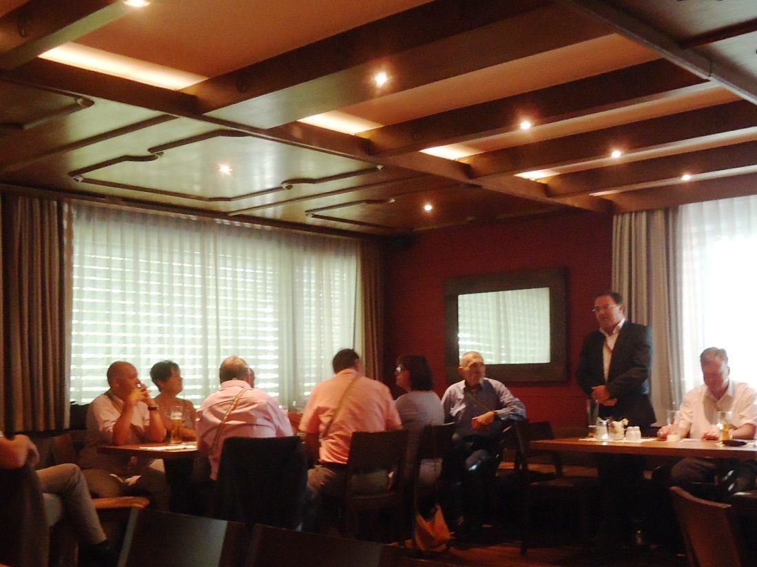 Diskussion über die Abschaffung des Pflegeregresses in Röthis. Diskussion über die Abschaffung des Pflegeregresses in Röthis.