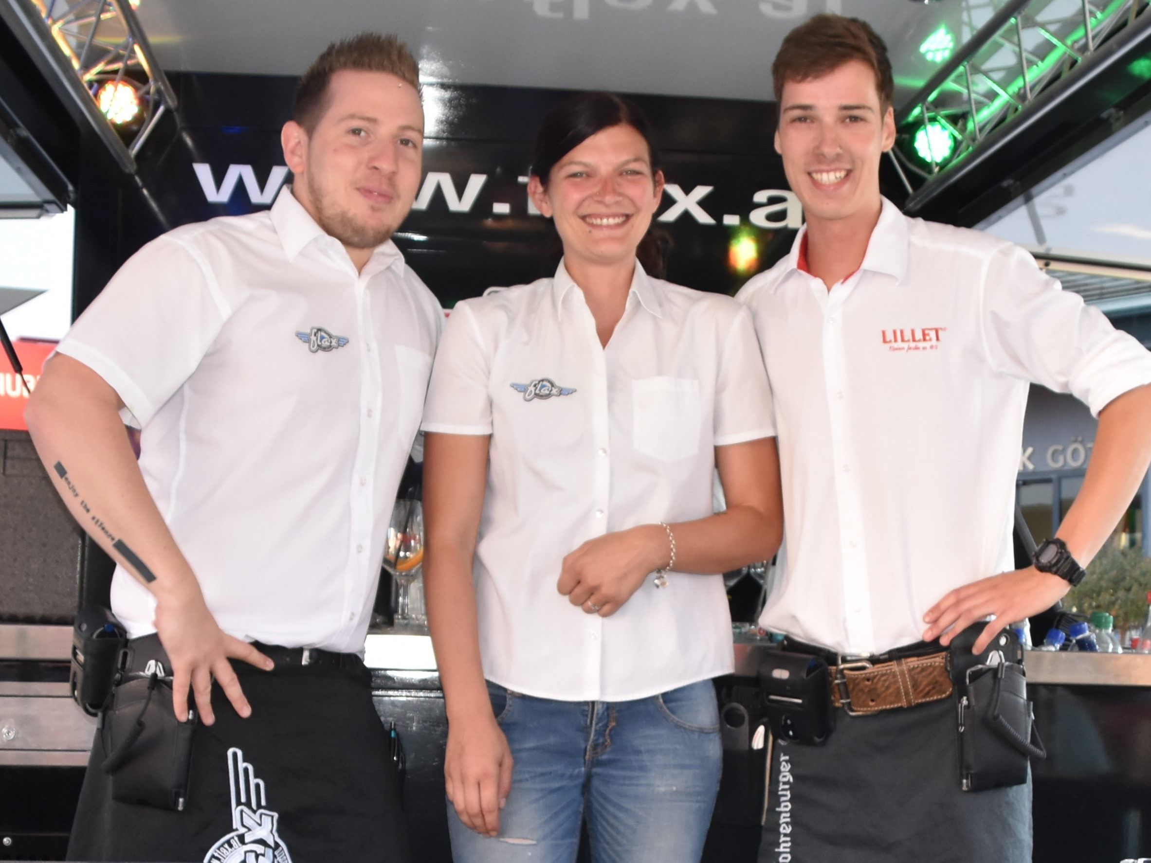 Adam, Jenny und Roland verwöhnten die Gäste kulinarisch Adam, Jenny und Roland verwöhnten die Gäste kulinarisch