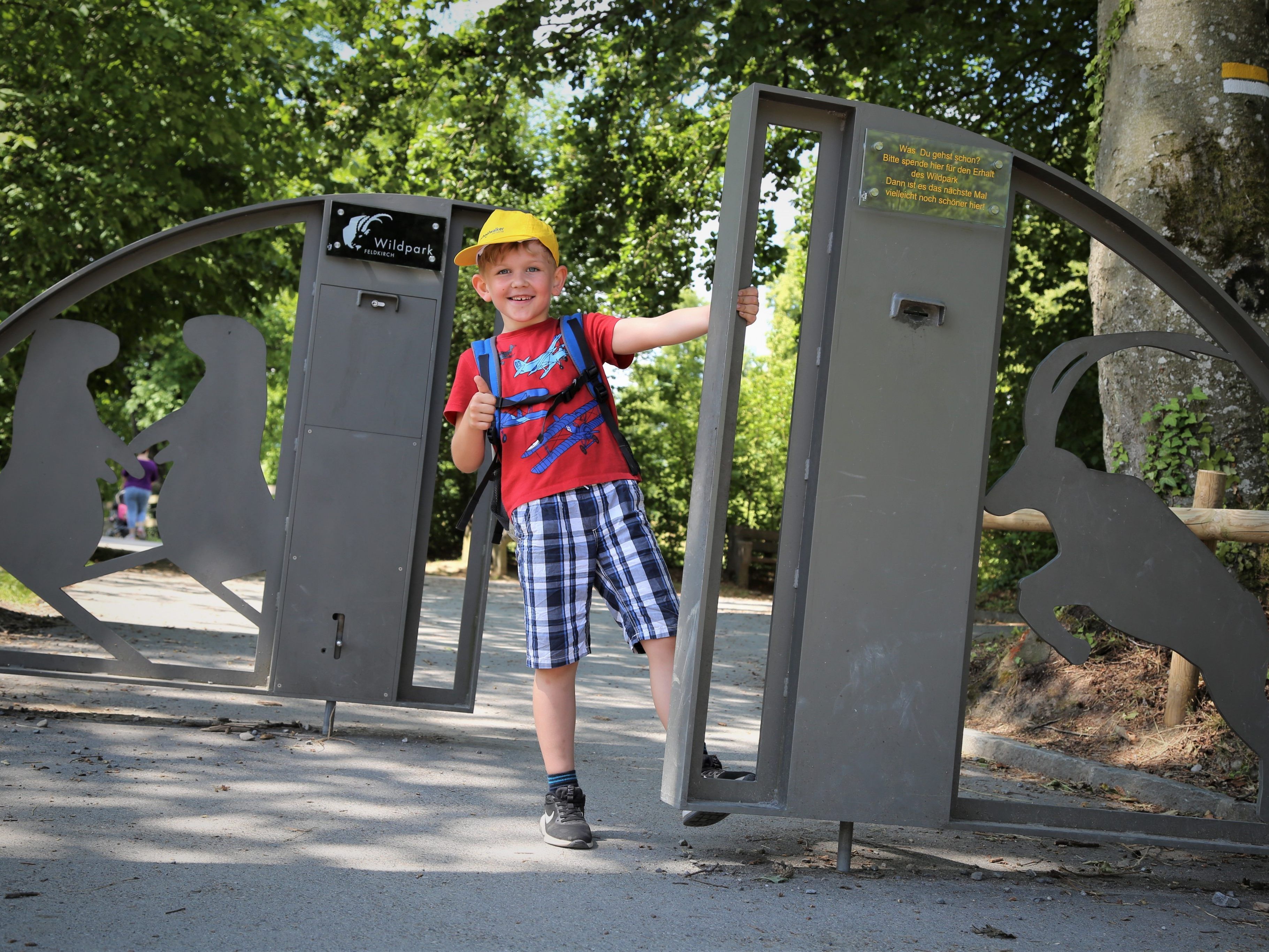 Jason ist begeistert. Der Feldkicher Wildpark ist ein tolles Ausflugsziel für die ganze Familie. Jason ist begeistert. Der Feldkicher Wildpark ist ein tolles Ausflugsziel für die ganze Familie.