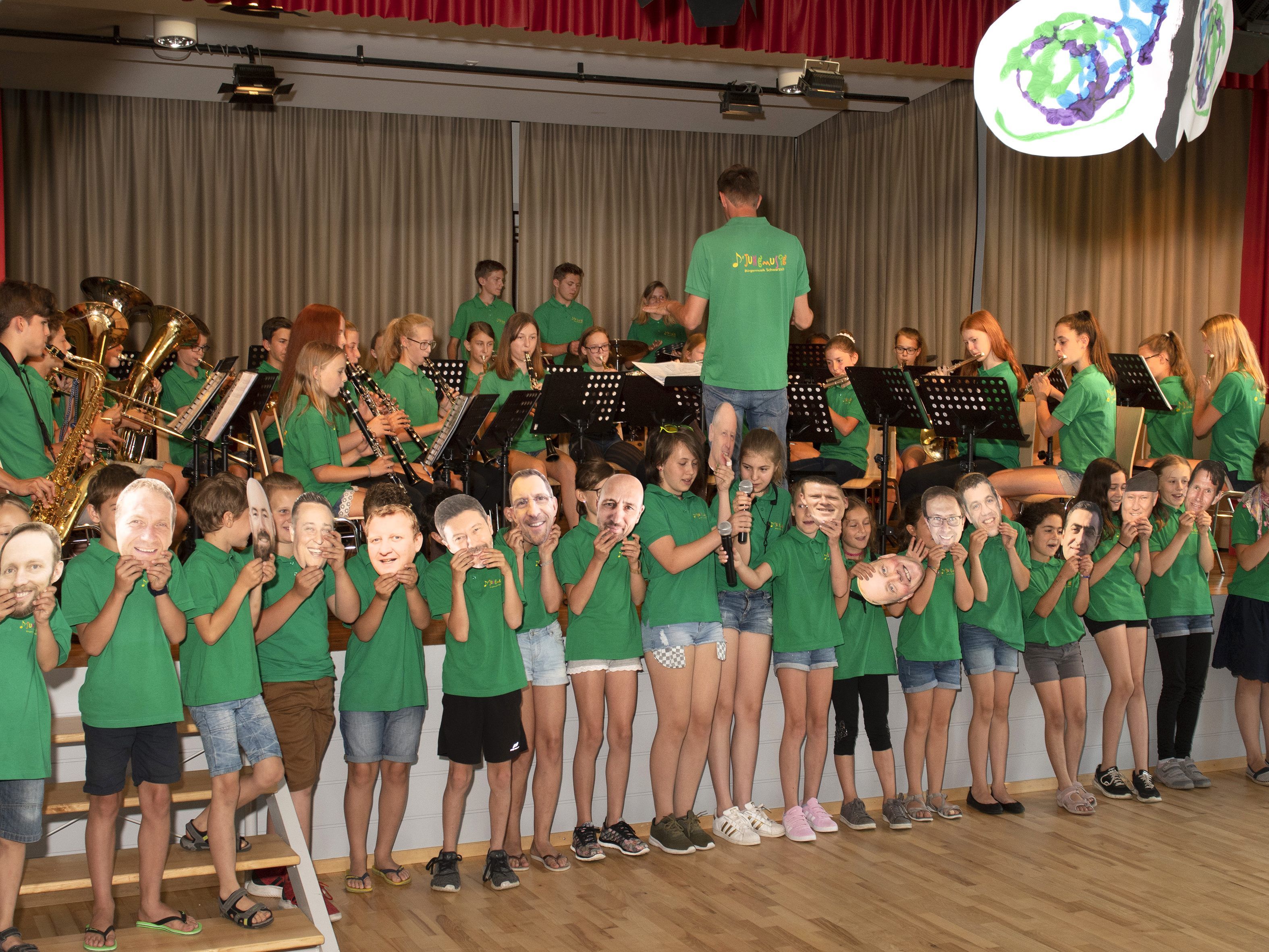 Die Schwarzacher Jungmusikanten luden zum Konzert. Die Schwarzacher Jungmusikanten luden zum Konzert.