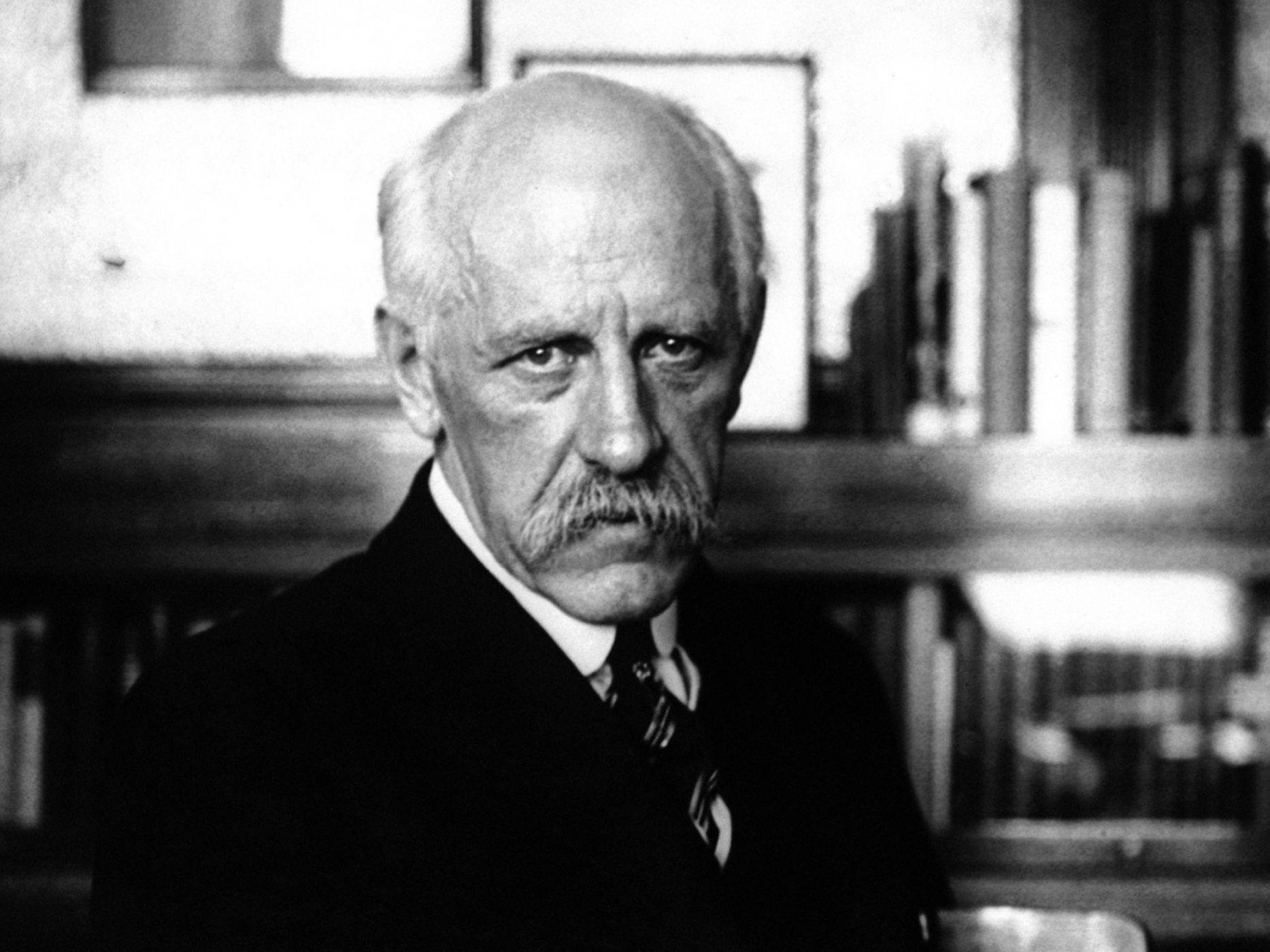 Der berühmte norwegische Polarforscher Fridtjof Nansen im Jahr 1922. Der berühmte norwegische Polarforscher Fridtjof Nansen im Jahr 1922.