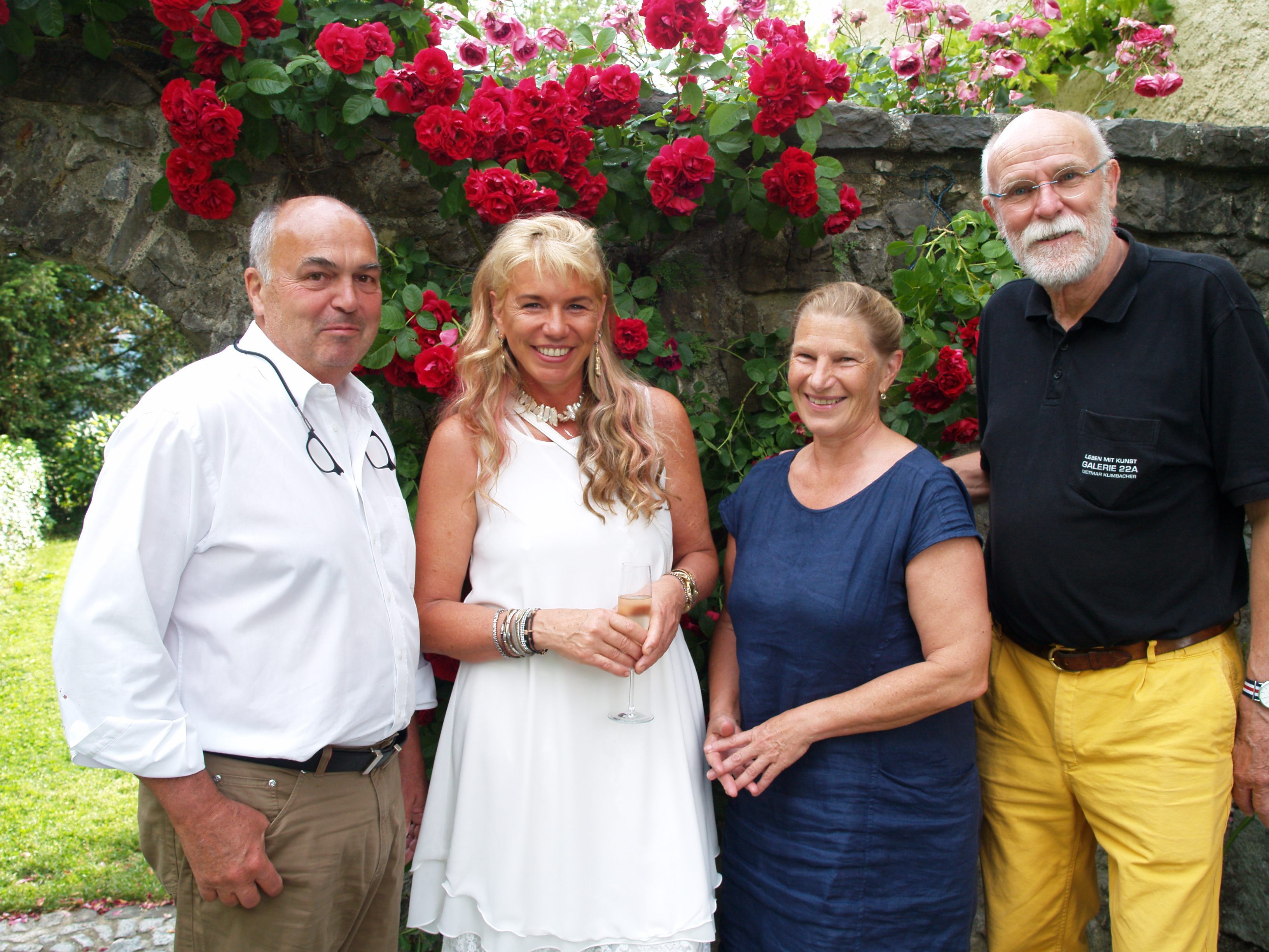 Matthias und Jutta Scheyer mit der Künstlerin Patricia Karg und Galerist  Dietmar Klimbacher bei der Ausstellungseröffnung auf Schloss Amberg.