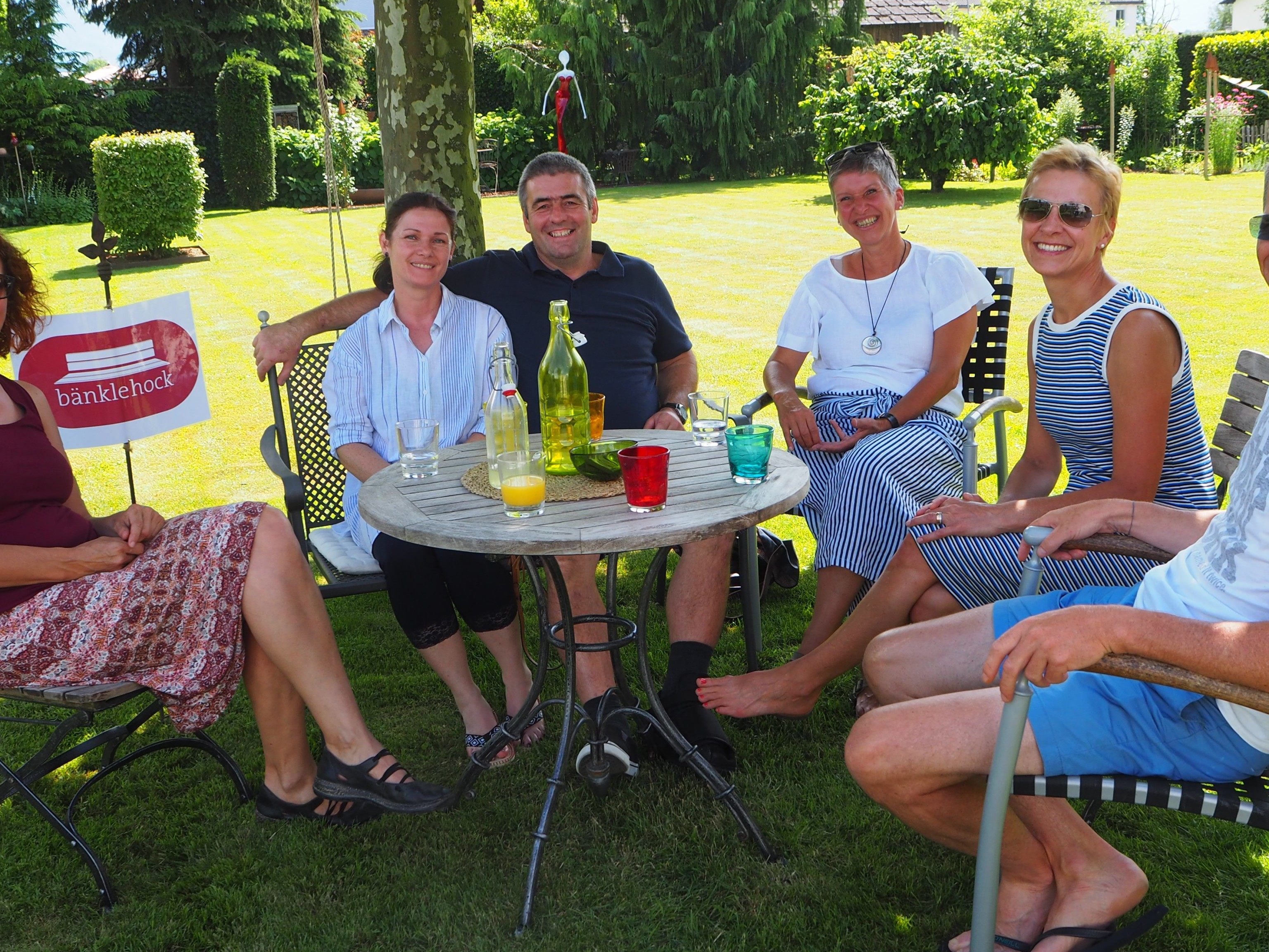 Anja, Elke, Harald und Organisatorin Isolde Feurstein zu Besuch bei Margot und Alexander Insam-Gstach (vl.n.r.) Anja, Elke, Harald und Organisatorin Isolde Feurstein zu Besuch bei Margot und Alexander Insam-Gstach (vl.n.r.)