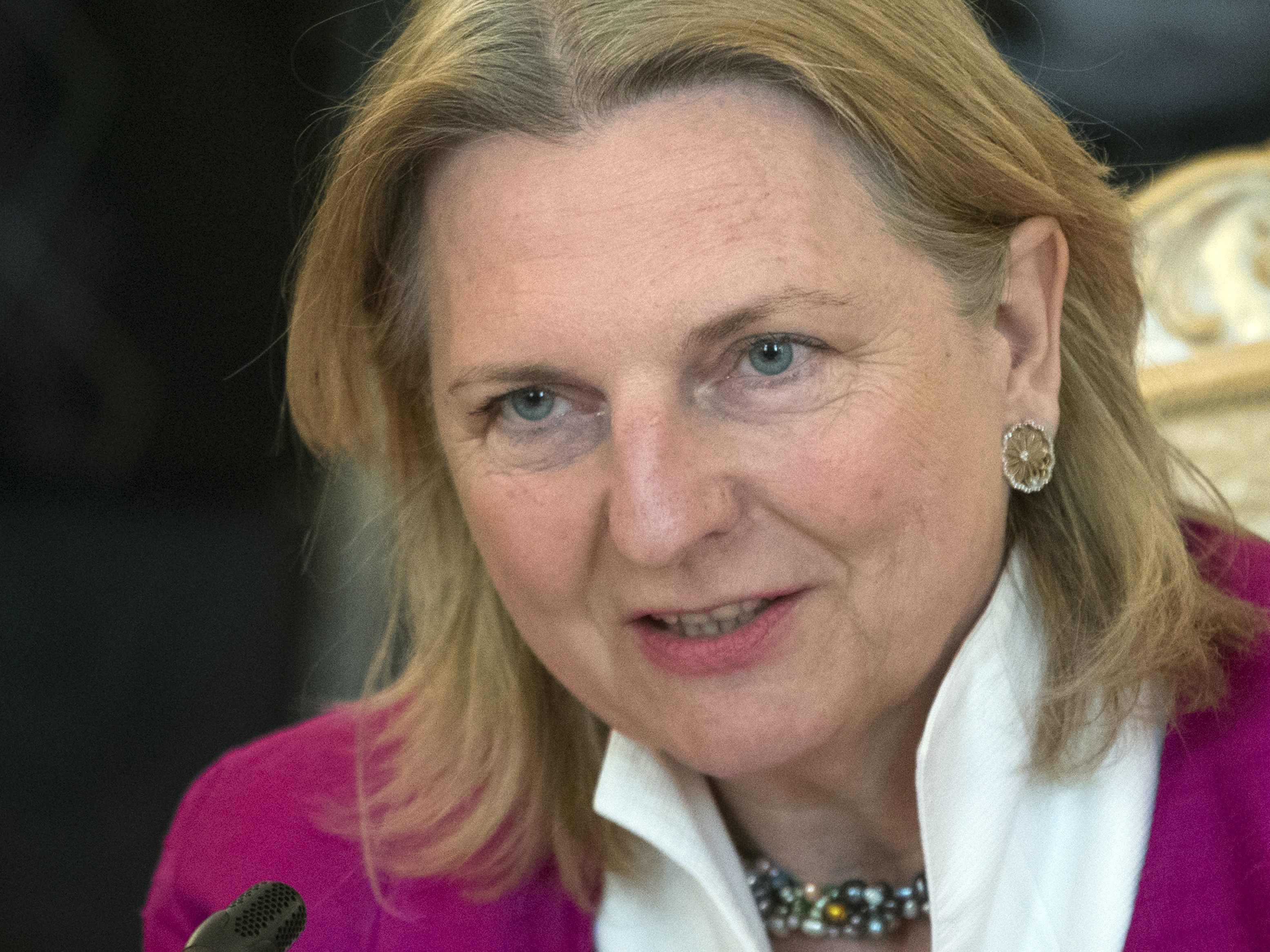 Debatte "Maybrit Illner" mit Außenministerin, Schulz, Dobrindt und Boffier. Debatte "Maybrit Illner" mit Außenministerin, Schulz, Dobrindt und Boffier.