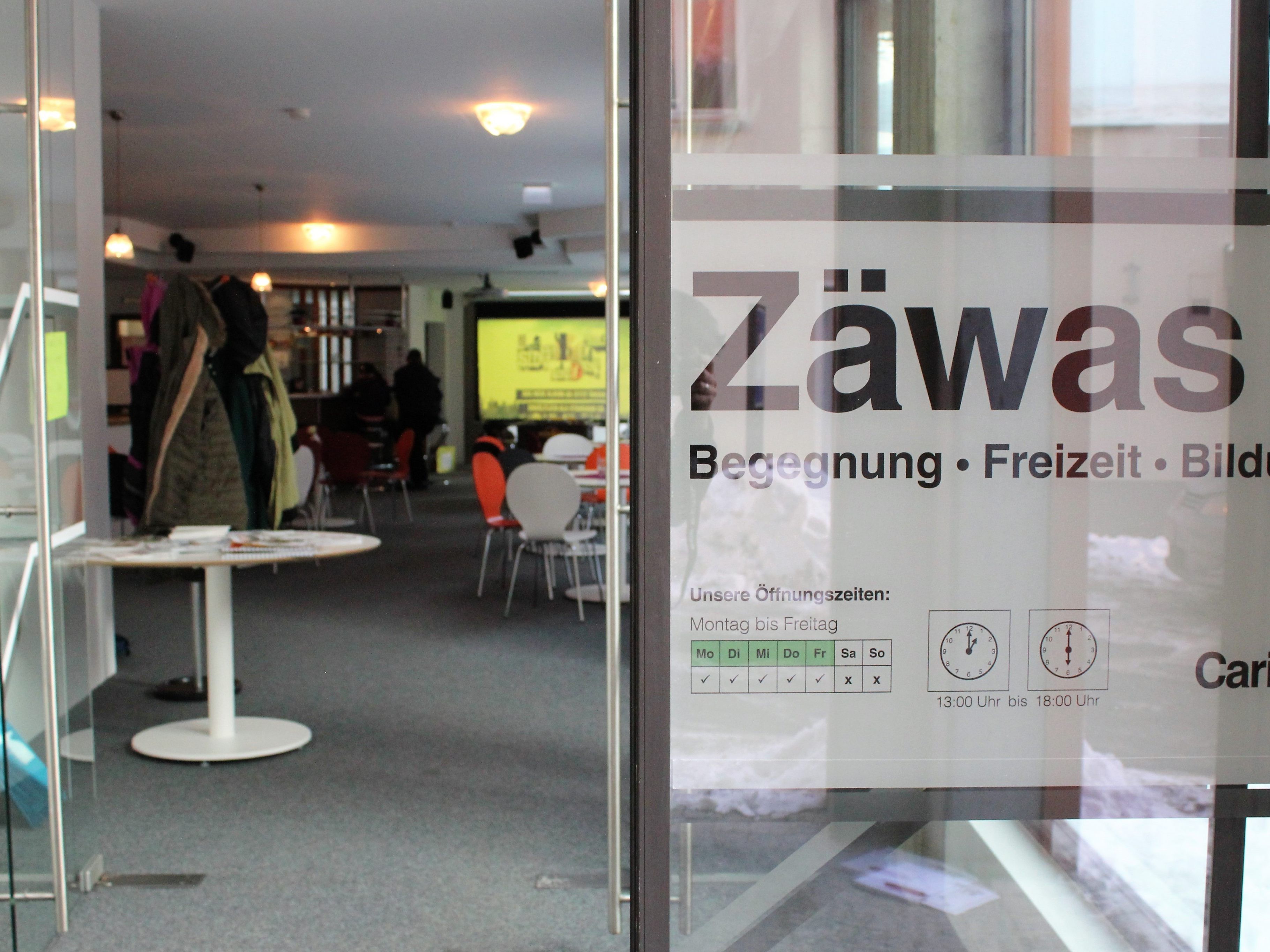 Im "Zäwas" treffen sich Menschen mit und ohne Behinderung. Im "Zäwas" treffen sich Menschen mit und ohne Behinderung.