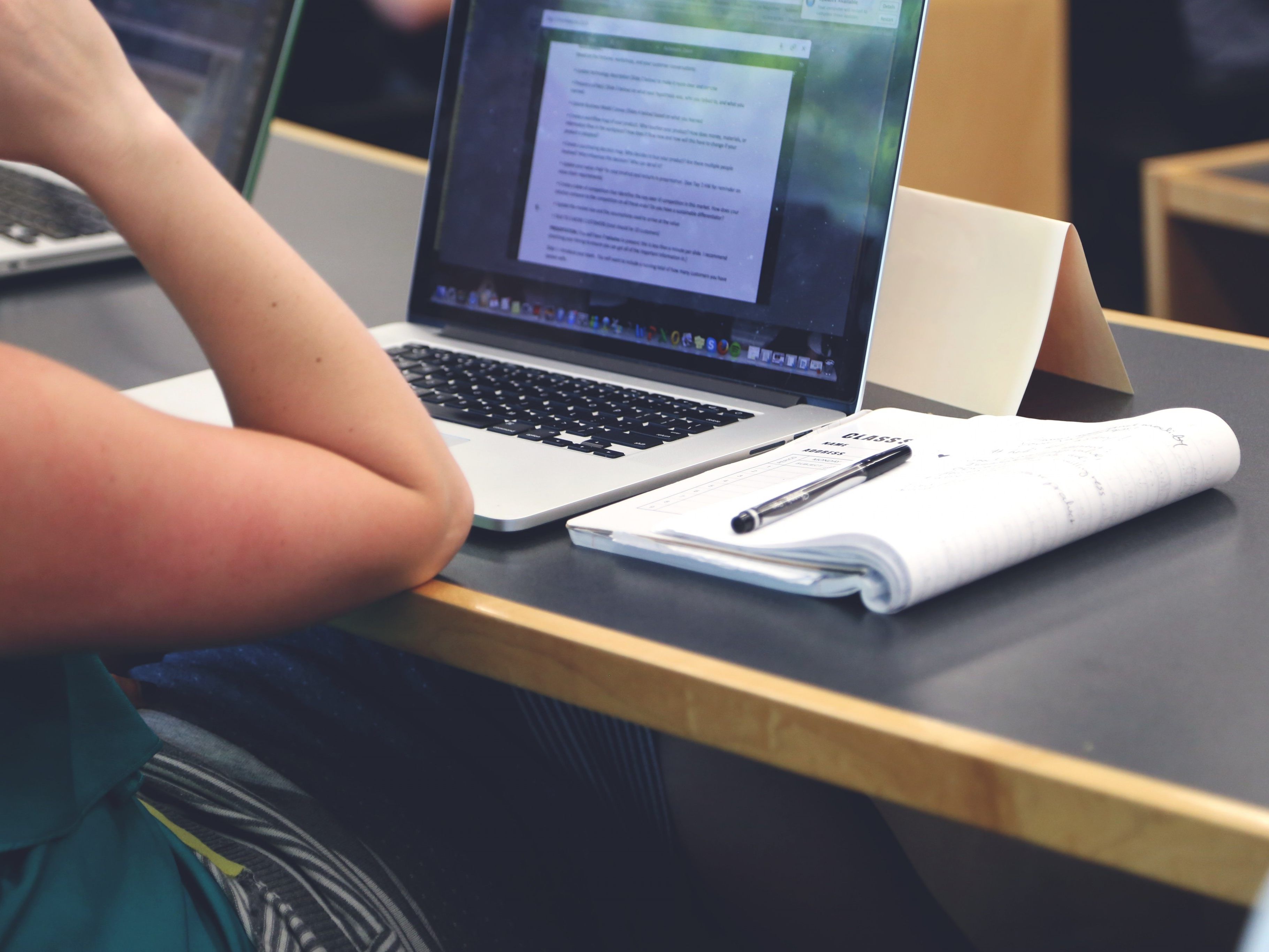 Sollen berufstätige Langzeitstudenten Studiengebühr bezahlen?