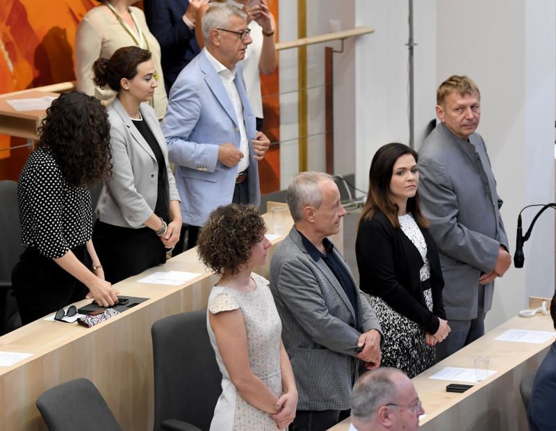 Neue Sitzordnung überrascht Neue Sitzordnung überrascht