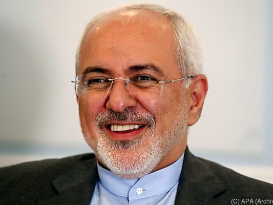 Der iranische Außenminister Mohammad Javad Zarif zeigt sich verhalten. Der iranische Außenminister Mohammad Javad Zarif zeigt sich verhalten.