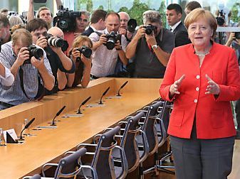 Merkel will "sehr schnell" klären lassen, wer Anspruch auf Hilfe hat Merkel will "sehr schnell" klären lassen, wer Anspruch auf Hilfe hat