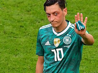 Özil fühlt sich ungerecht behandet Özil fühlt sich ungerecht behandet