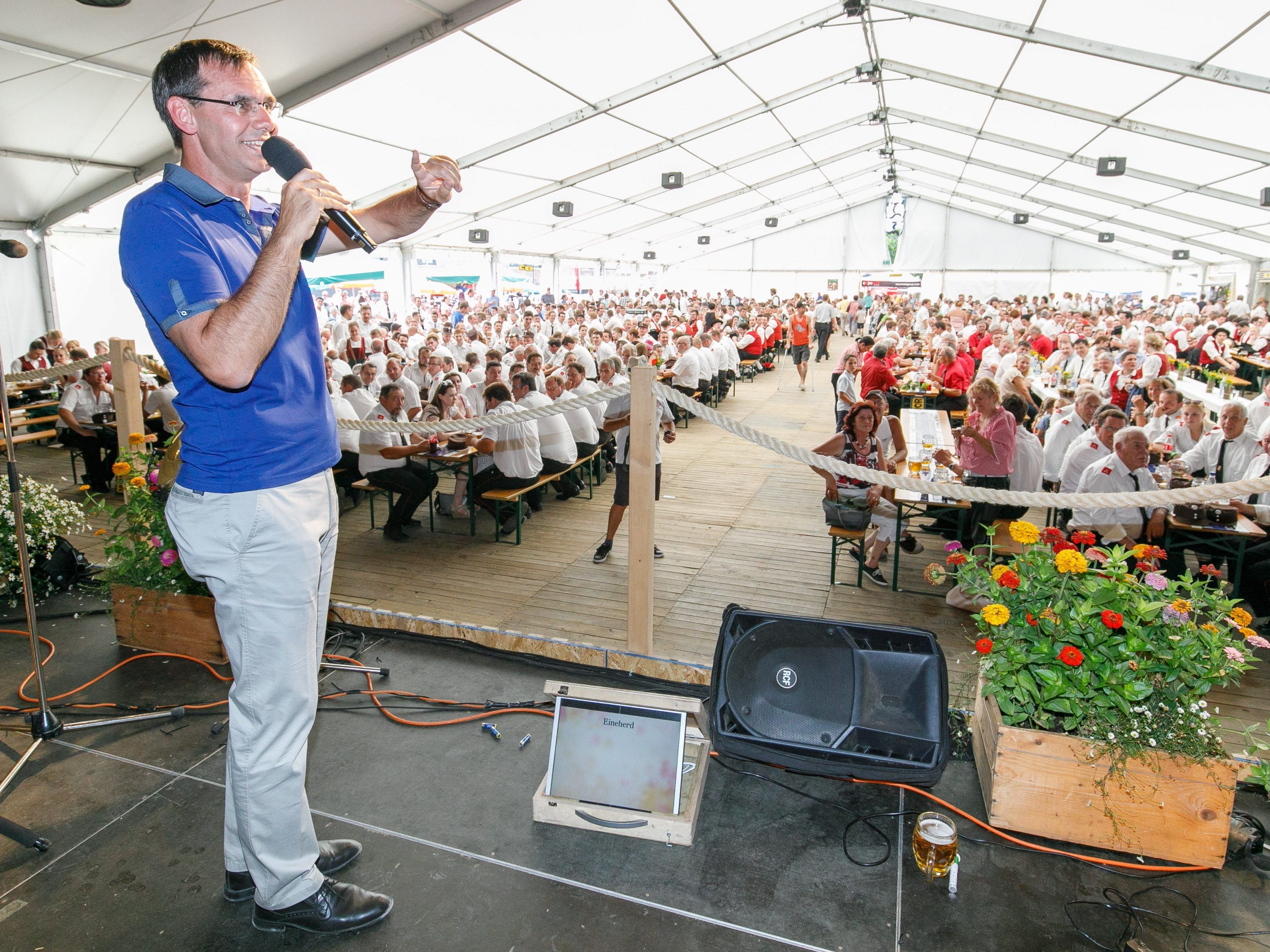 Landeshauptmann bei großem Festumzug; vormittags wurde im Beisein von Landesrat Christian Gantner das neue Einsatzfahrzeug in Dienst gestellt Landeshauptmann bei großem Festumzug; vormittags wurde im Beisein von Landesrat Christian Gantner das neue Einsatzfahrzeug in Dienst gestellt