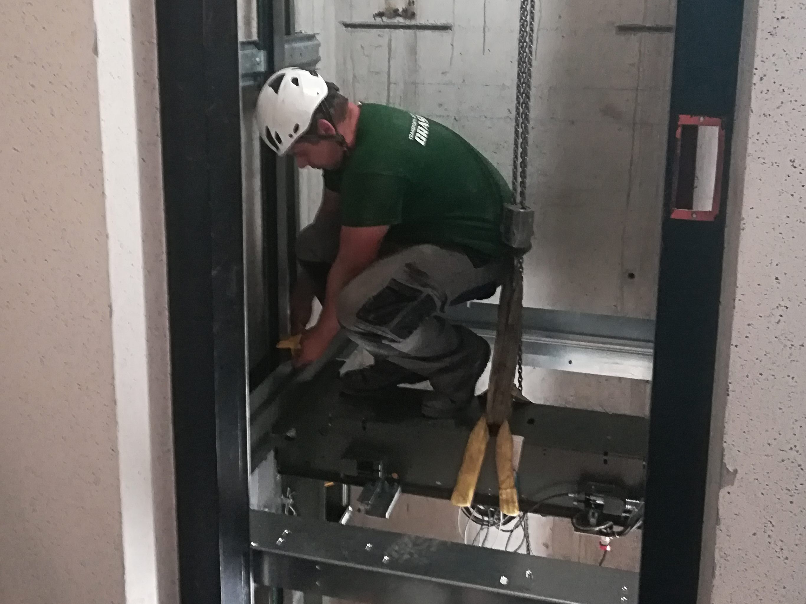 Einbau des Liftes in der Mittelschule Rankweil Einbau des Liftes in der Mittelschule Rankweil