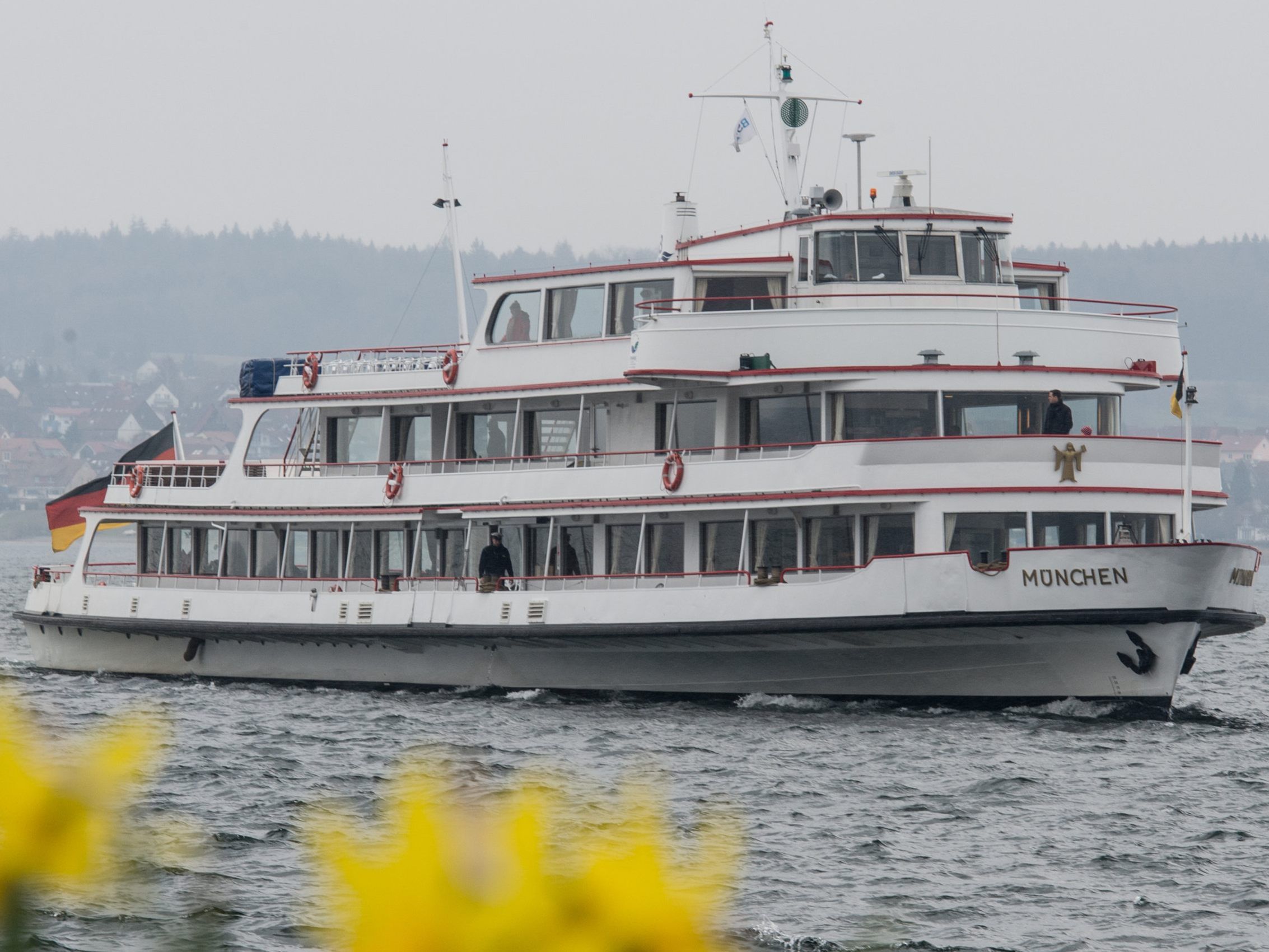 Passagierschiffe auf dem Bodensee können nicht mehr jede haltestelle ohne Probleme anfahren. Passagierschiffe auf dem Bodensee können nicht mehr jede haltestelle ohne Probleme anfahren.