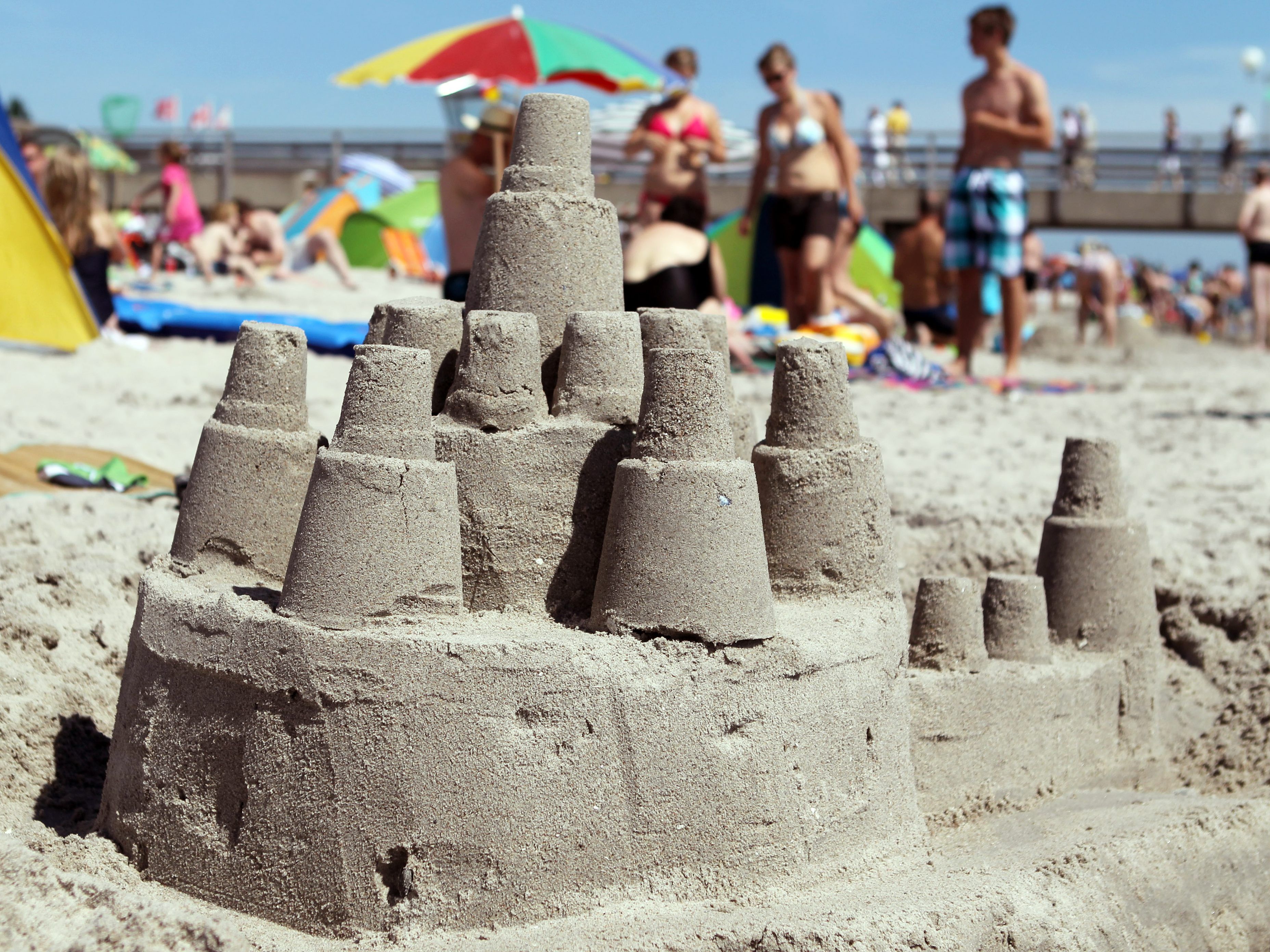 Der Jugendliche zog sich am Strand eine Infektion ein. / Symbolbild