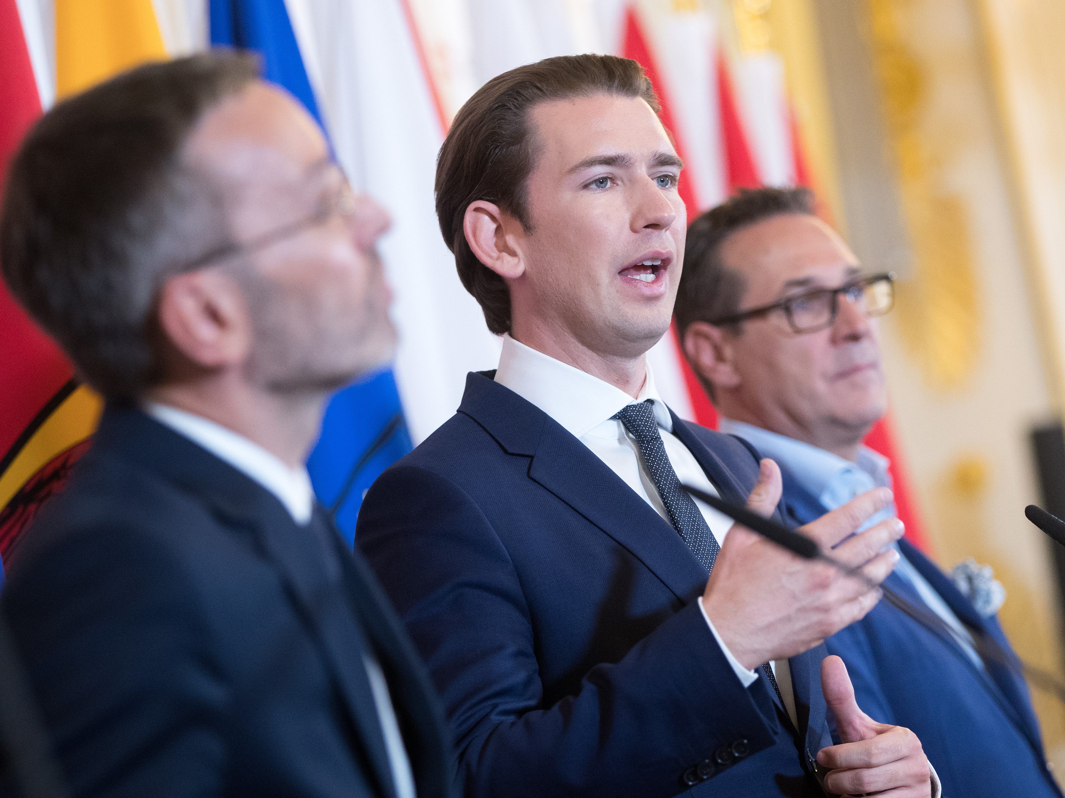 Die Regierung will keine Asylanträge auf EU-Gebiet. Die Regierung will keine Asylanträge auf EU-Gebiet.