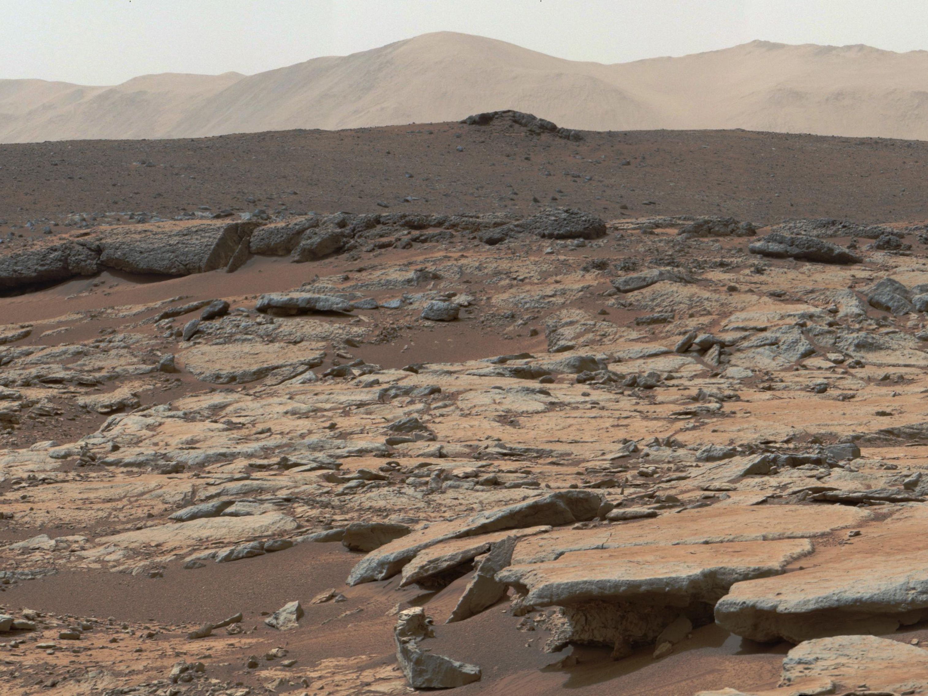 Forscher haben erstmals einen See unter einem Gletscher auf dem Mars nachgewiesen. Forscher haben erstmals einen See unter einem Gletscher auf dem Mars nachgewiesen.