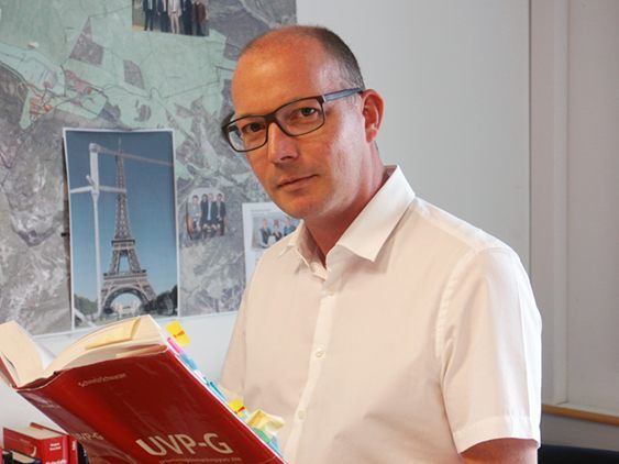 Christian Winder ist von Beginn an für die juristische Betreuung des Umweltverträglichkeitsprüfungs-Verfahrens und privatrechtliche Vereinbarungen zuständig. Christian Winder ist von Beginn an für die juristische Betreuung des Umweltverträglichkeitsprüfungs-Verfahrens und privatrechtliche Vereinbarungen zuständig.