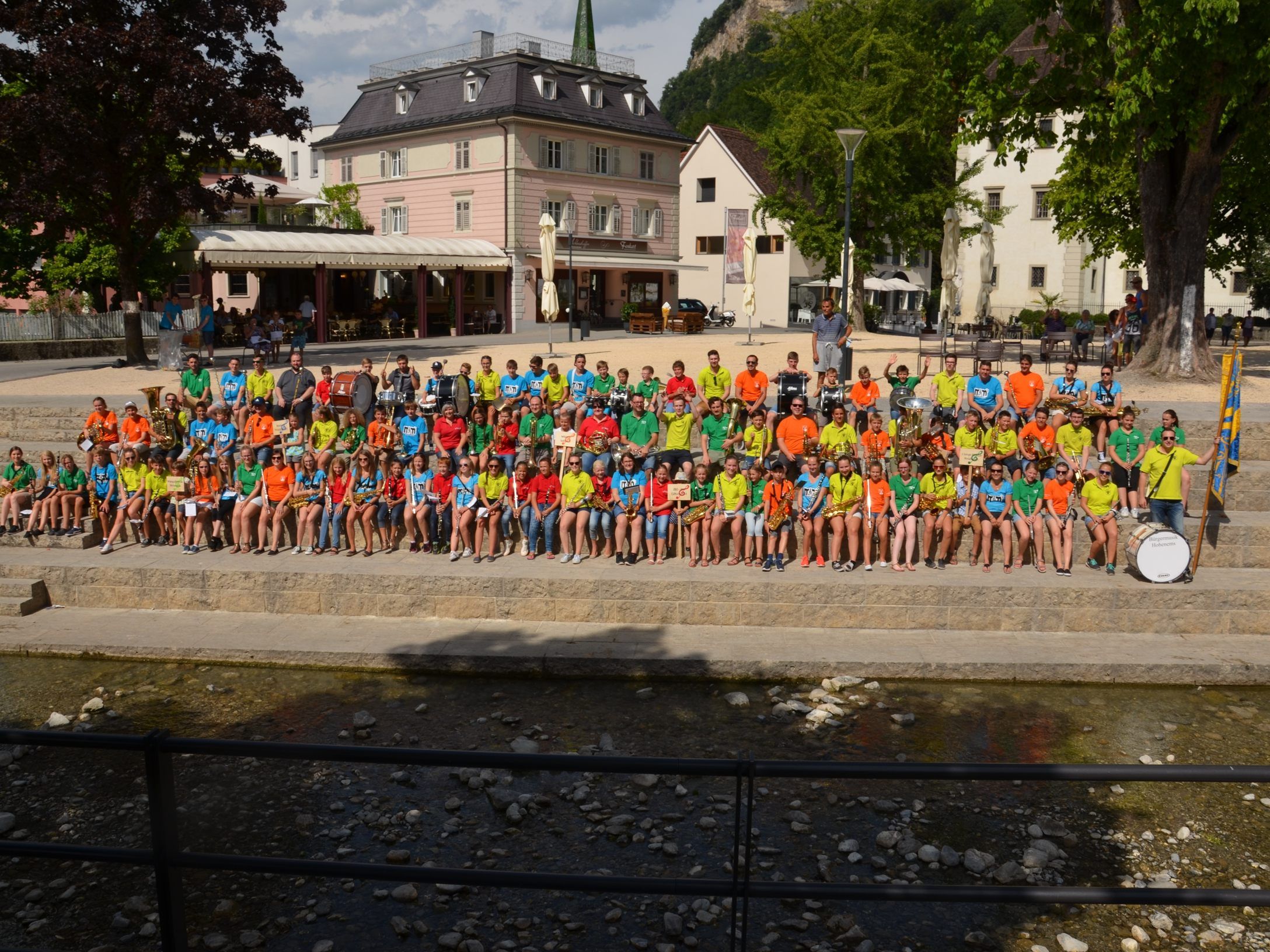 Mit einem großen Aufgebot an Jungmusikantinnen und Jungmusikanten veranstaltet die Bürgermusik Hohenems ihr Sommerfest Mit einem großen Aufgebot an Jungmusikantinnen und Jungmusikanten veranstaltet die Bürgermusik Hohenems ihr Sommerfest